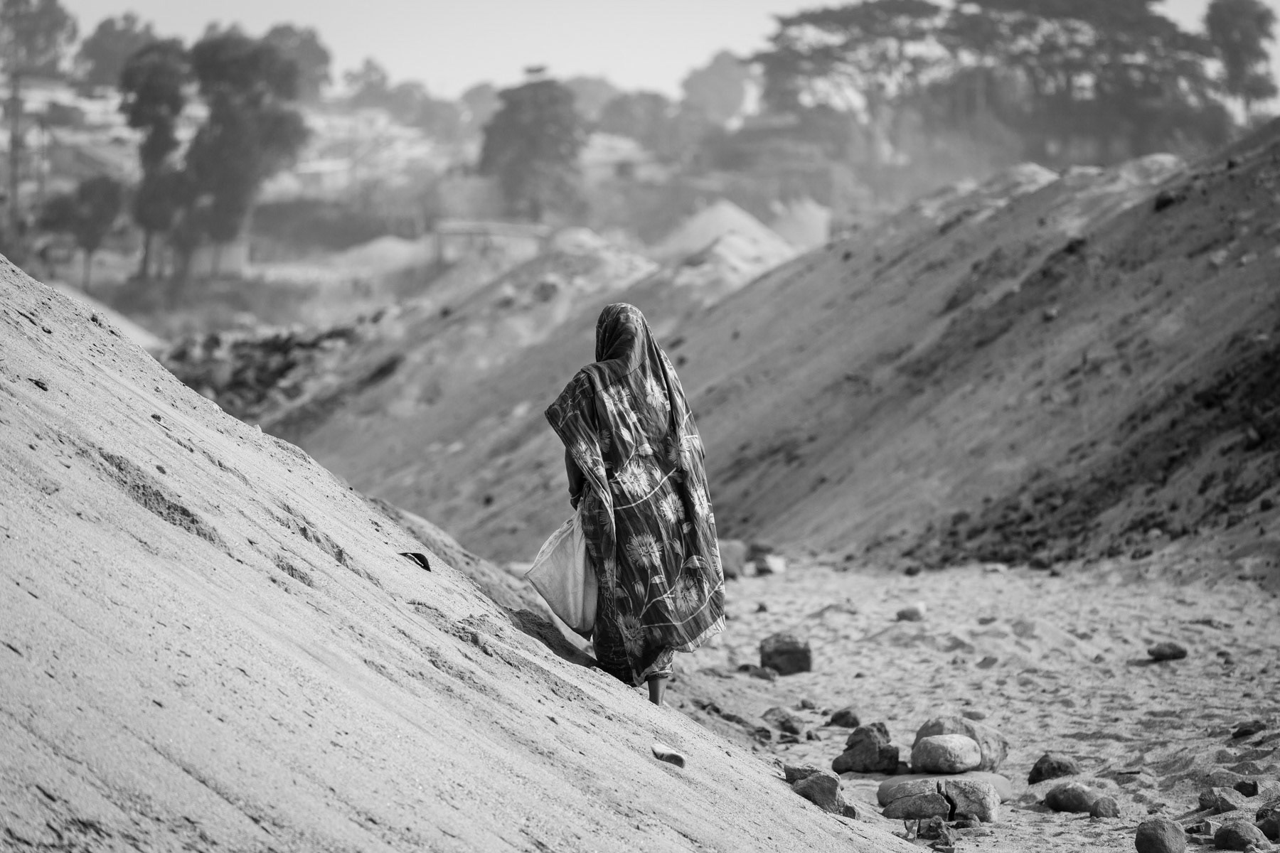 Stone digger in the Goyain riverbed, Jaflong, December 2015