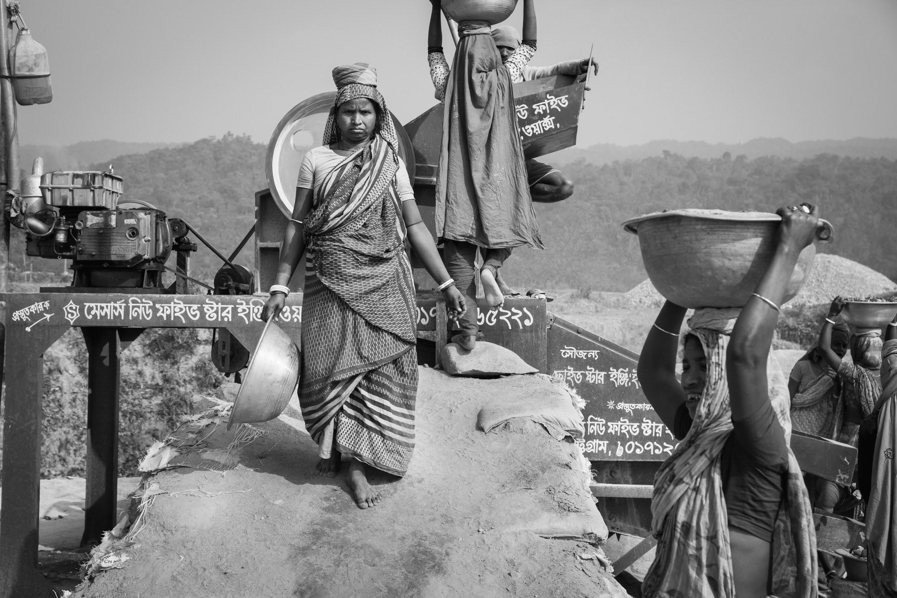 Women carrying stones, Jaflon, Bangladesh, December 2015