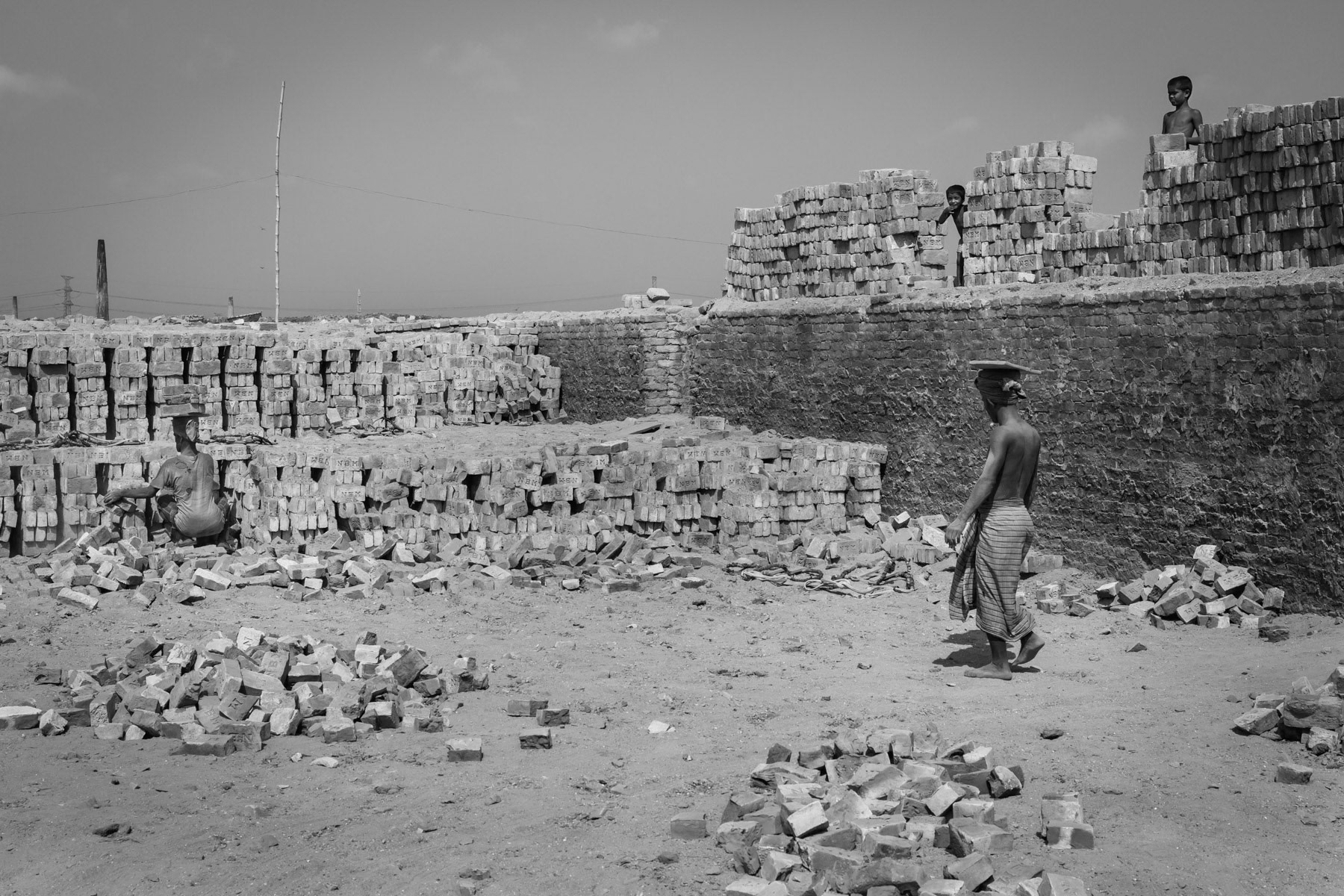 Central place of the kiln where the bricks are burned for days, provoking heavy gas emmission and contributing substantially to the heavy air pollution of Dhaka during the winter, Amin Bazar brick kiln, Bangladesh, May 2015