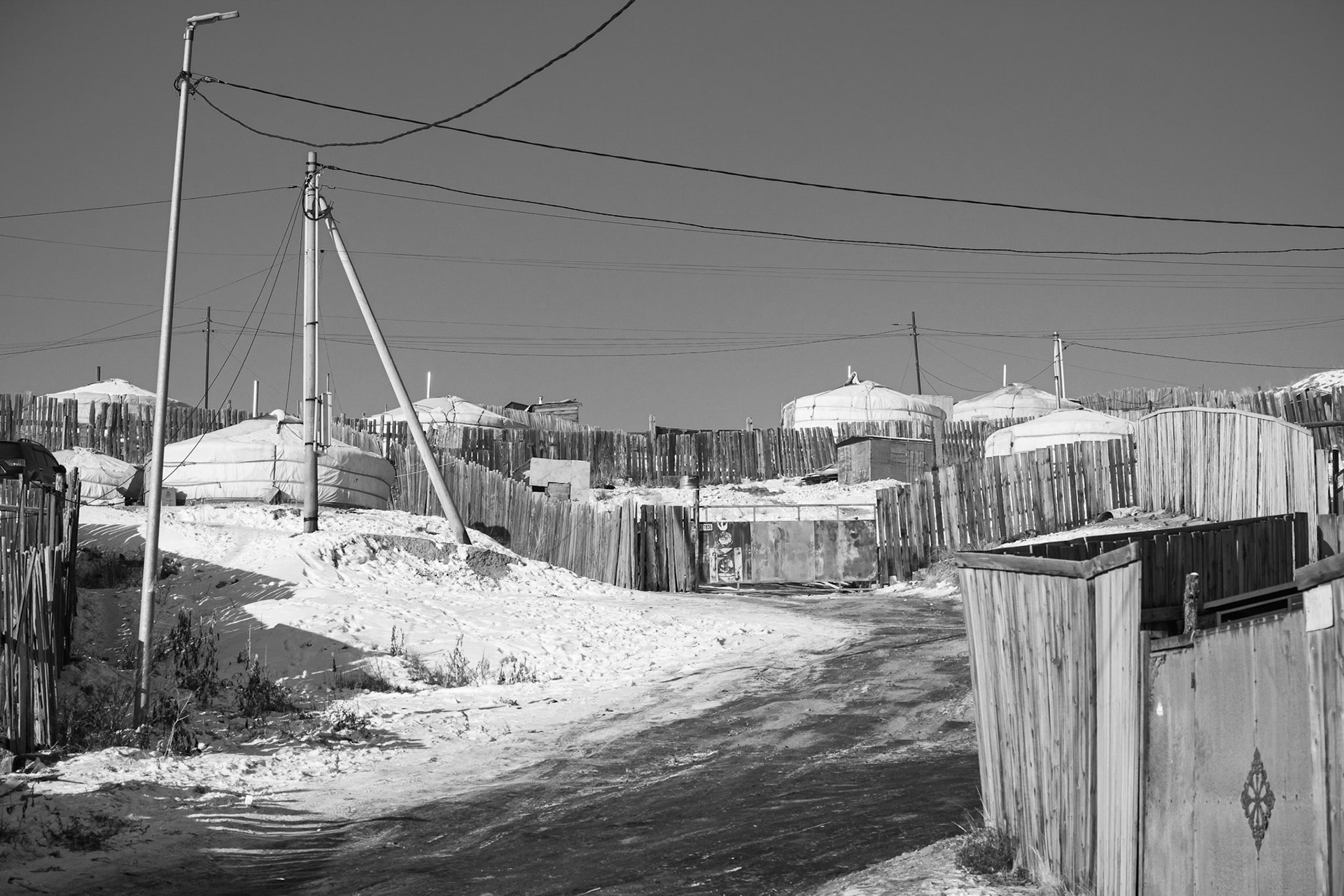 An improvised Ger district where thousands have fled following livestock loss in the countryside. Khoroo 43 Ger district, Ulan Baator, Mongolia, December 2025