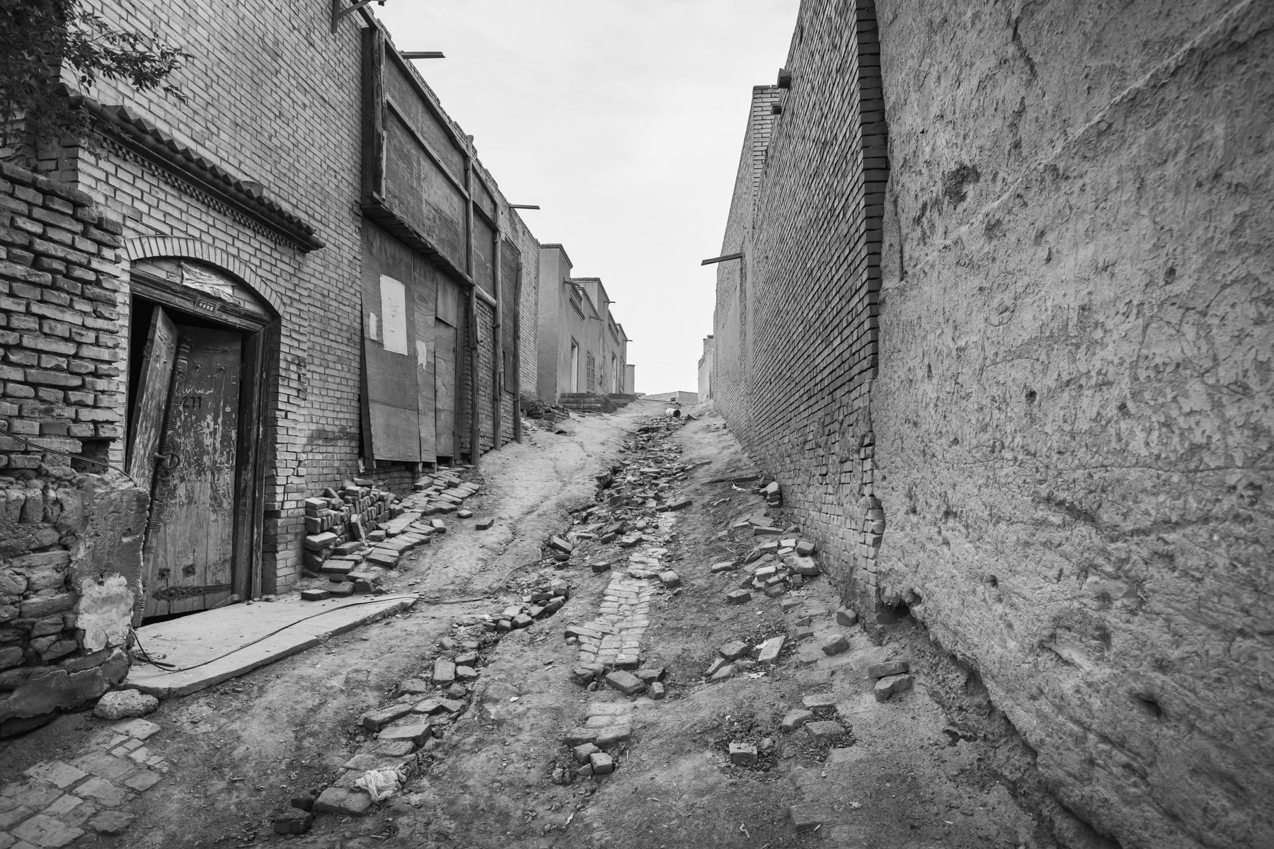 A part of the old town of Kashgar that was completely evacuated in 2018 due to security and sanitation concerns. Despite being of invaluable historical value and inhabited since the time of the silk road caravans, it will most likely be destroyed and be subject of new real estate development projects. Kashgar, Xinjiang, China, September 2019