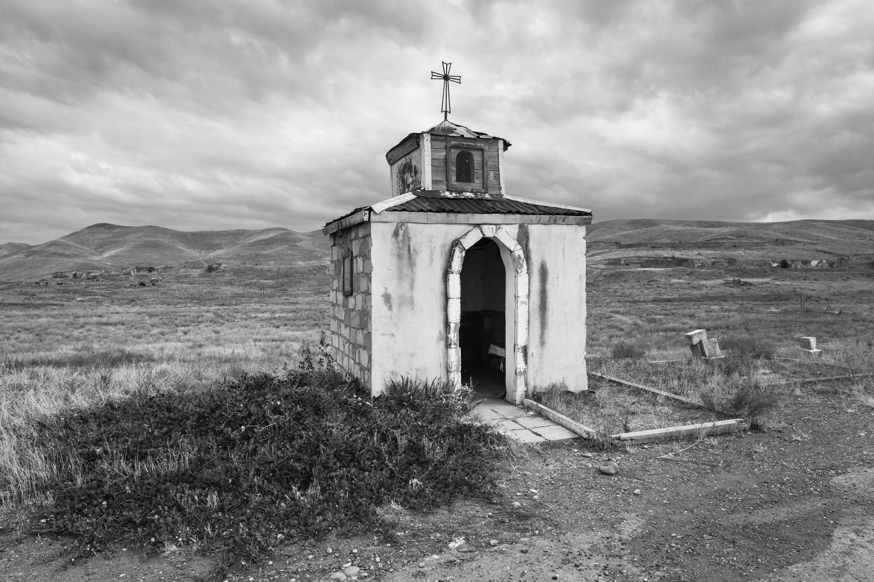 Armenian chapel along the Zamzur-Cabrayil road in Southern Nagorno-Karabakh, August 2016