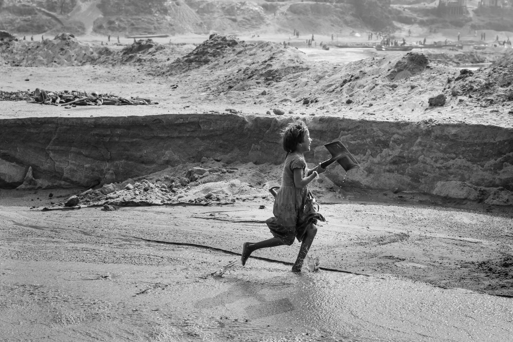 Child labour in the Jaflong stone extraction sites, Bangladesh, December 2015