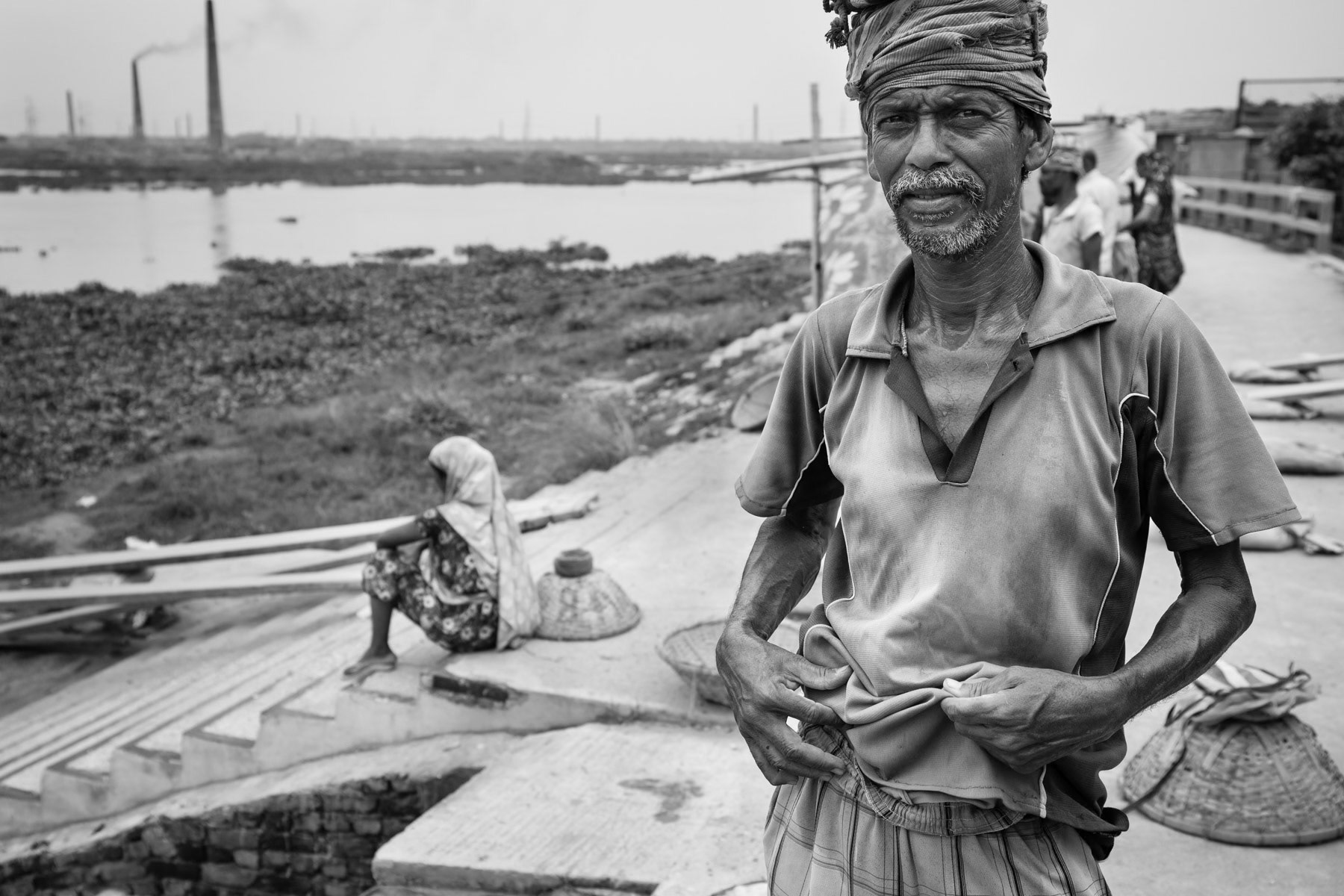 Heavy load porters, Gabtoli, Dhaka, May 2015