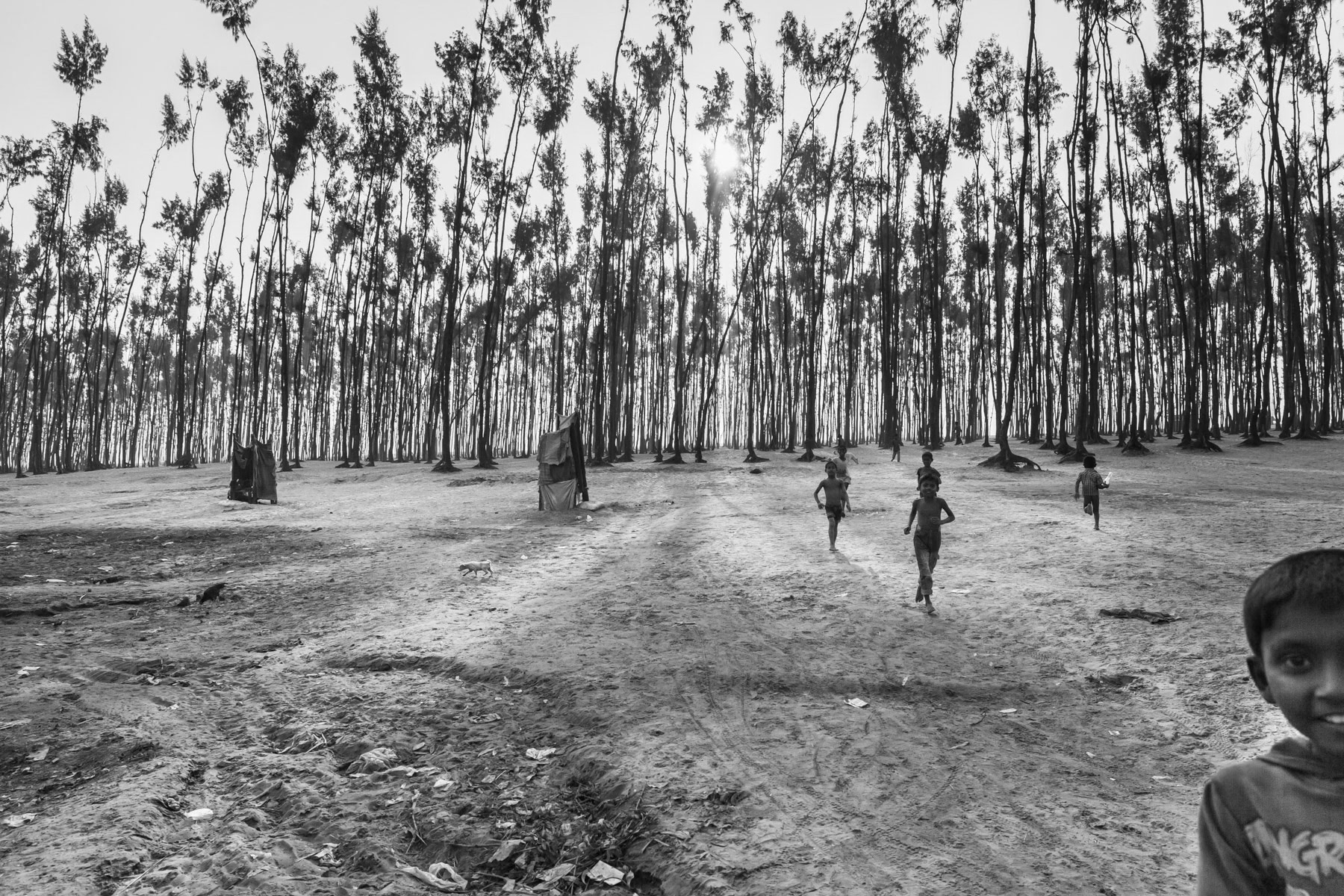 Rohingya refugee community of Cox's Bazar, living between the beach and flood prone areas of the city. Najirar Tak, Cox's Bazar, Bangladesh, December 2015