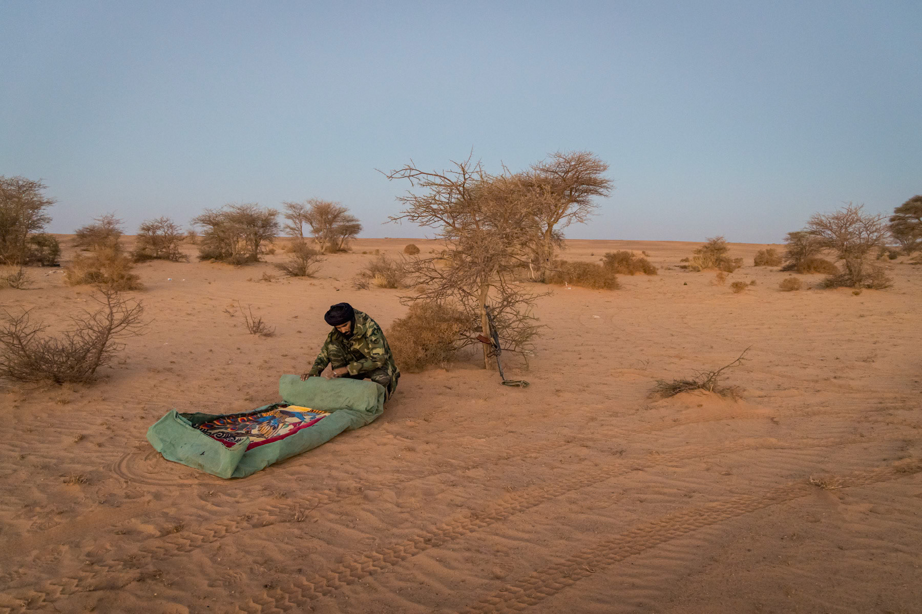 Sahrawi soldier in a military active zone of the 2nd military region of the liberated territories of the Sahrawi Arab Democratic Republic (SADR). Frontline area near Mahbez, Western Sahara, October 2021