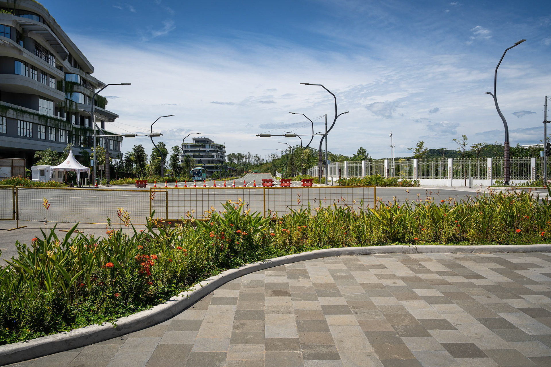 While Jakarta remains the world’s most crowded metropolis, this vast space offers no immediate relief to the capital’s true crisis. Ibu Kota Nusantara (IKN), Indonesia, January 2026