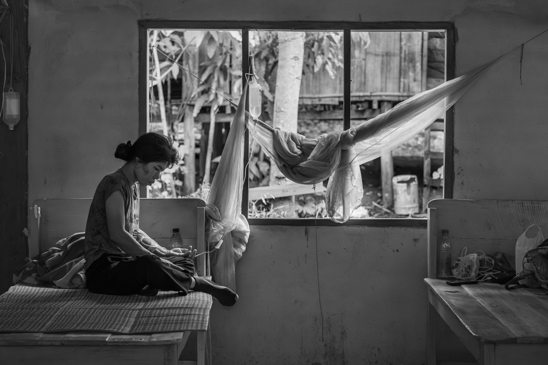 Patient at a temporary clinic for Karen displaced persons in a Karen village along the Thai border. Lae Gho, Kayin State, Myanmar, October 2023