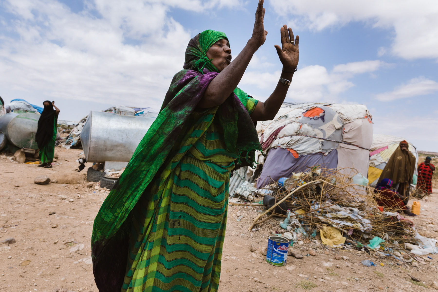 Displaced pastoralists settled near the capital of Somaliland after having lost their livestock and livelihood after recent droughts. Stambul IDP camp, Hargeisa, Somaliland, October 2017