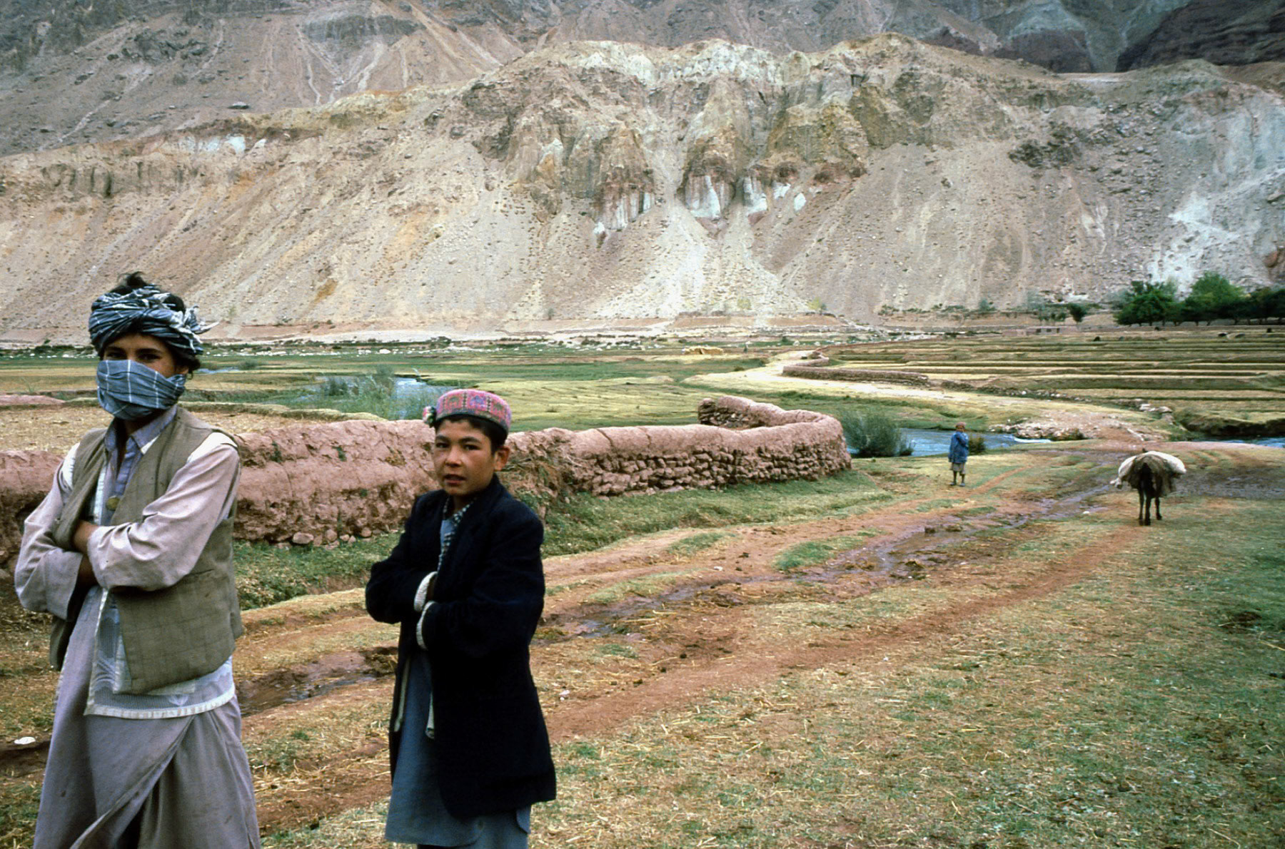 Afghan villagers in remote places of central Afghanistan, 1995