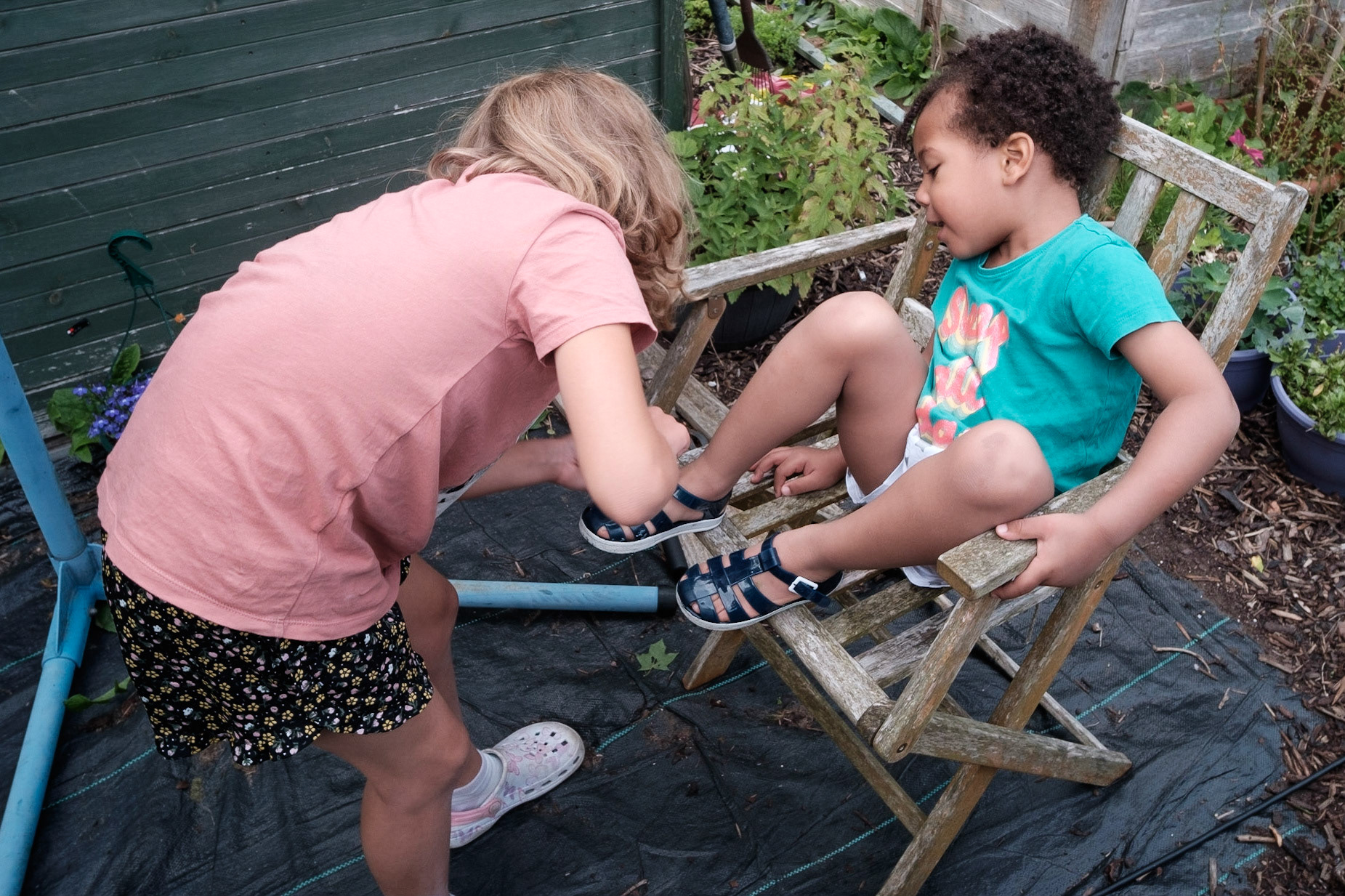 Ava helps out