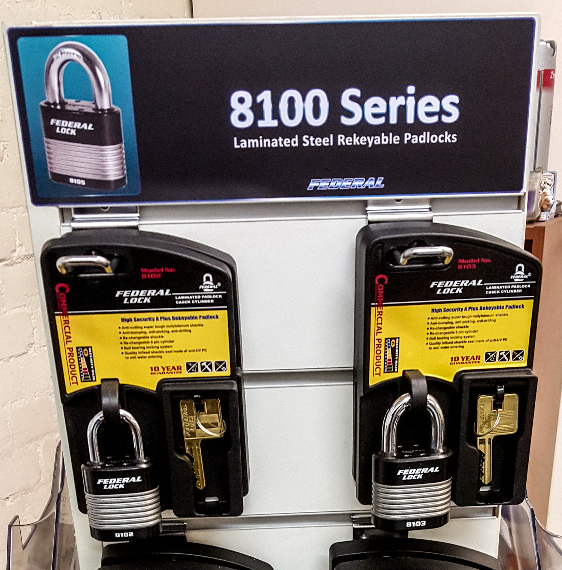 Labelled product displays
