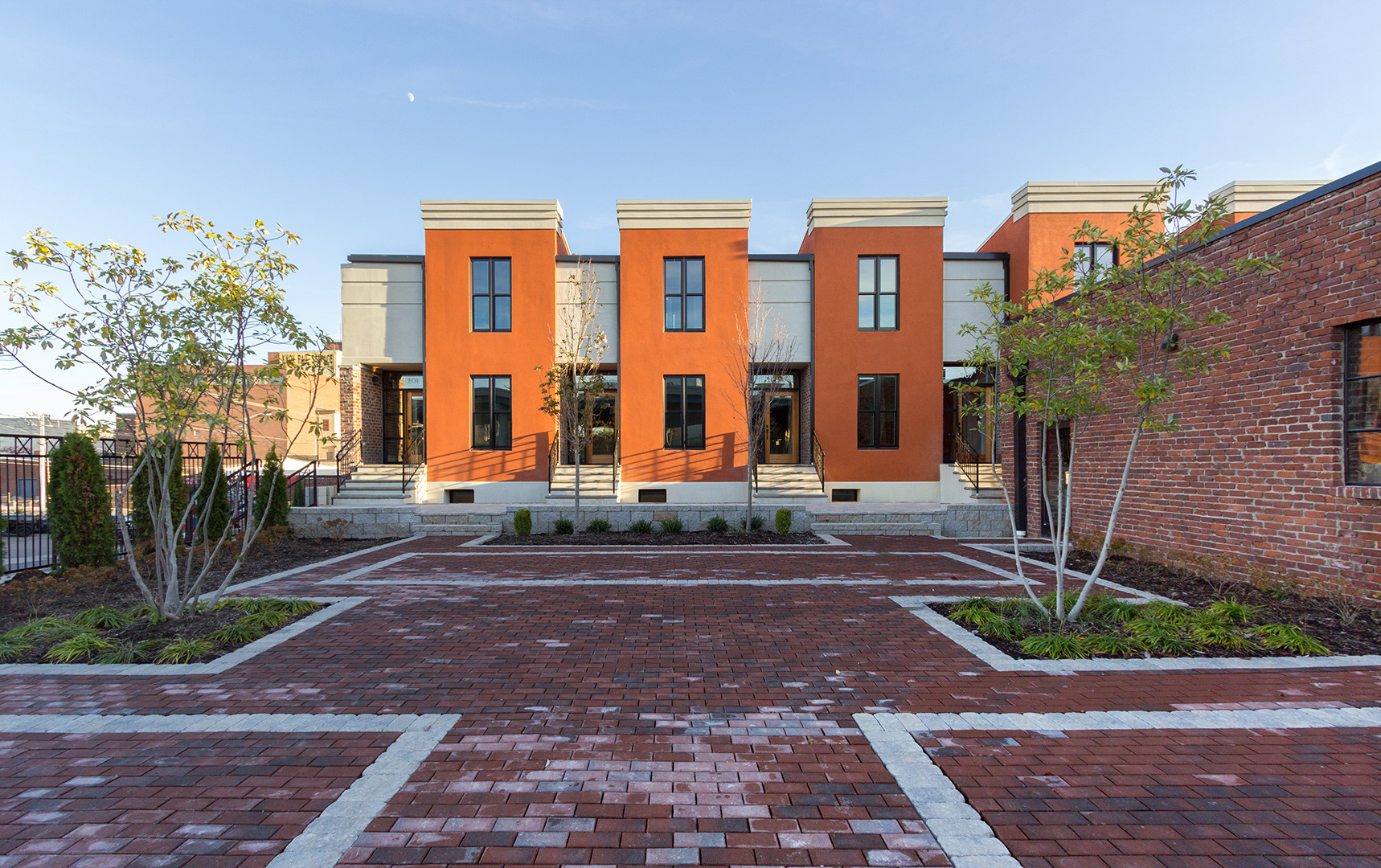 Mews I, 2016
