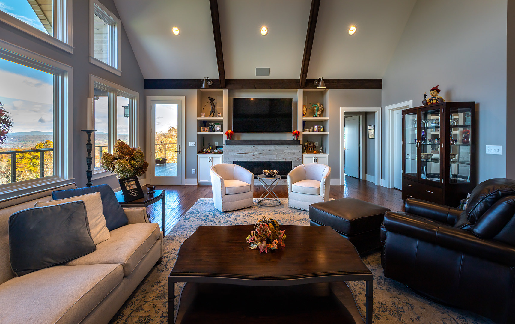 Summit Residence, 2020