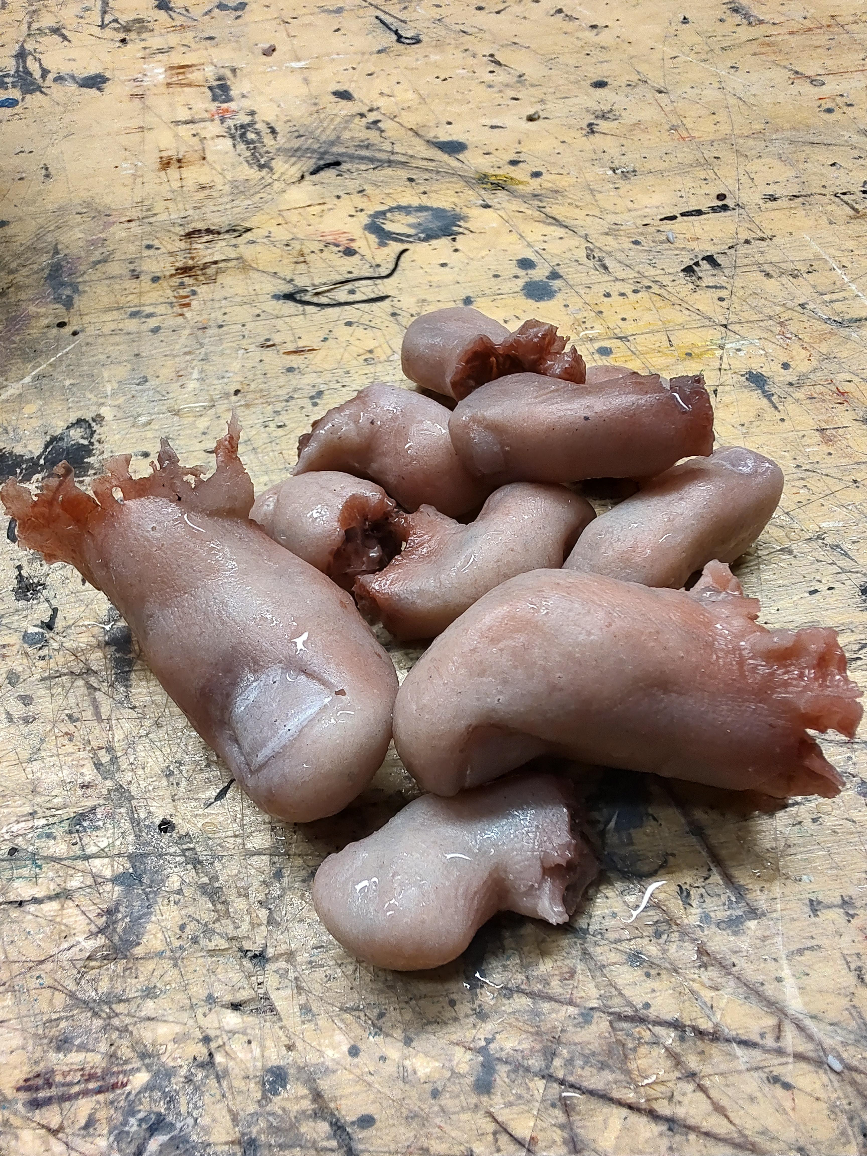 Toes