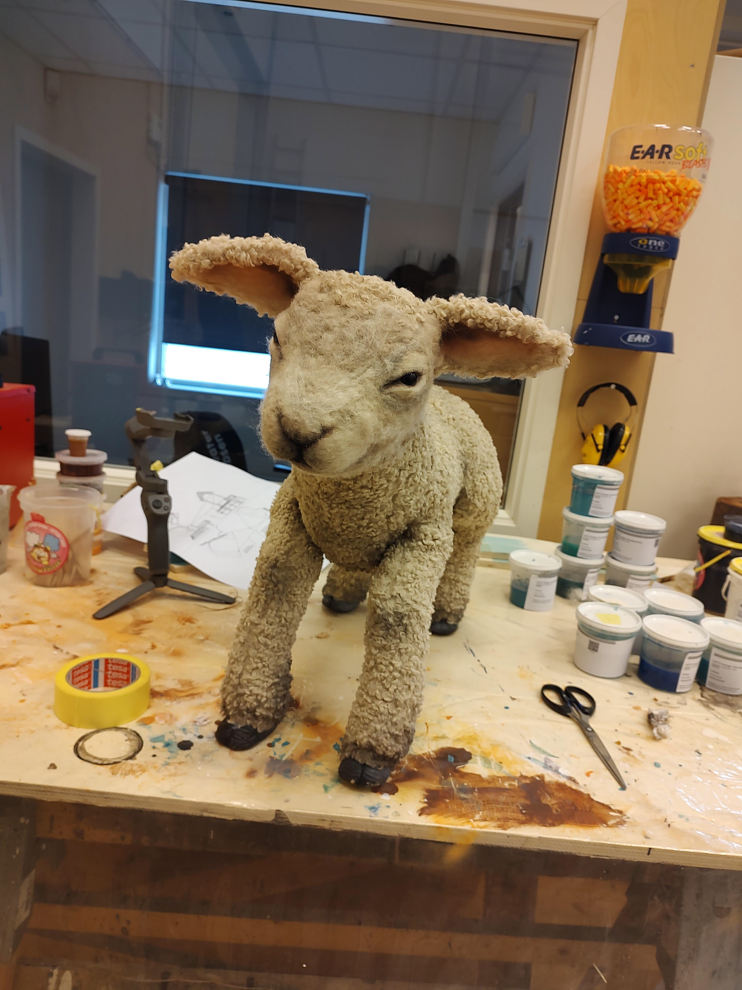Articulated lamb