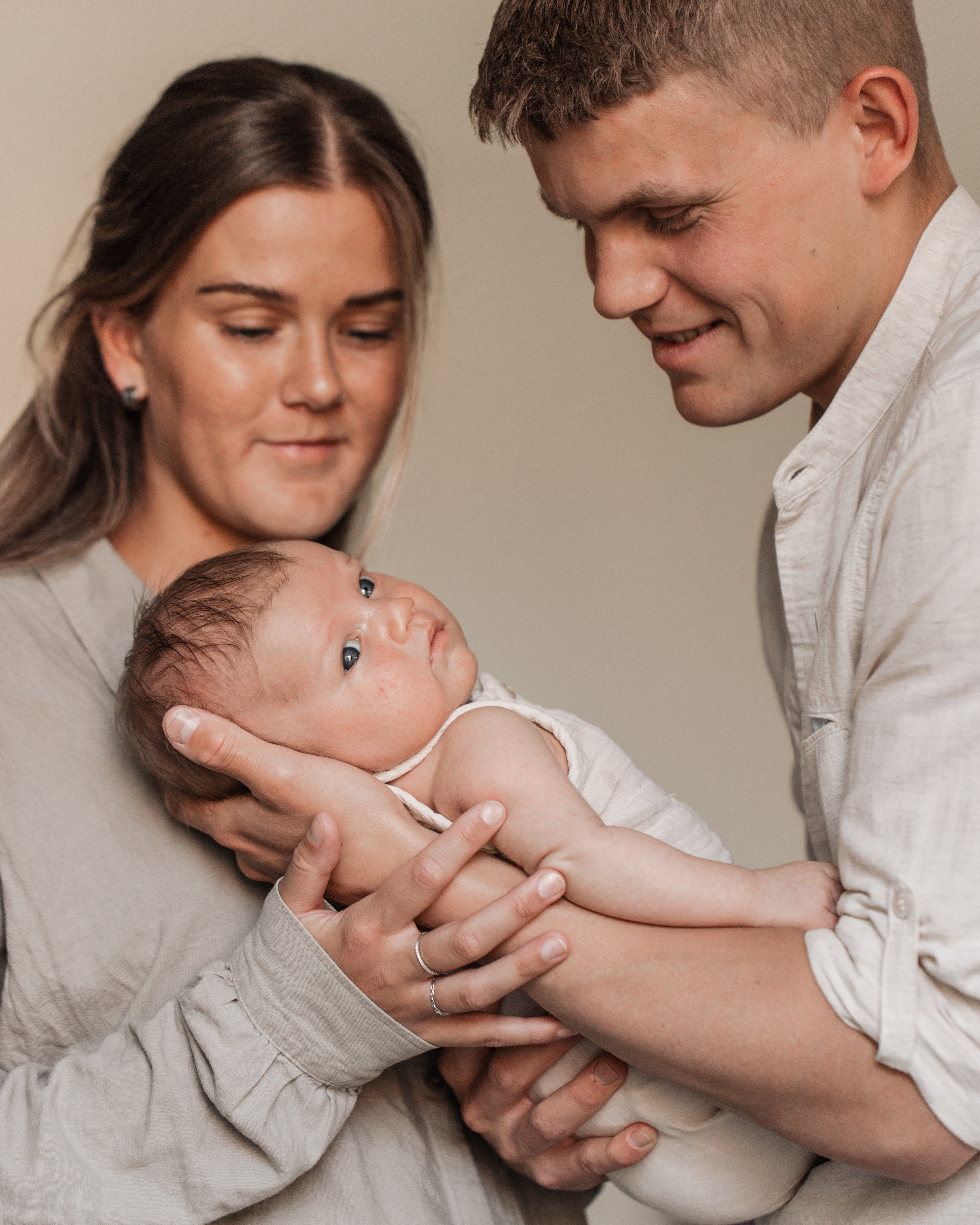 FAMILJEFOTOGRAFERING NYFÖDD