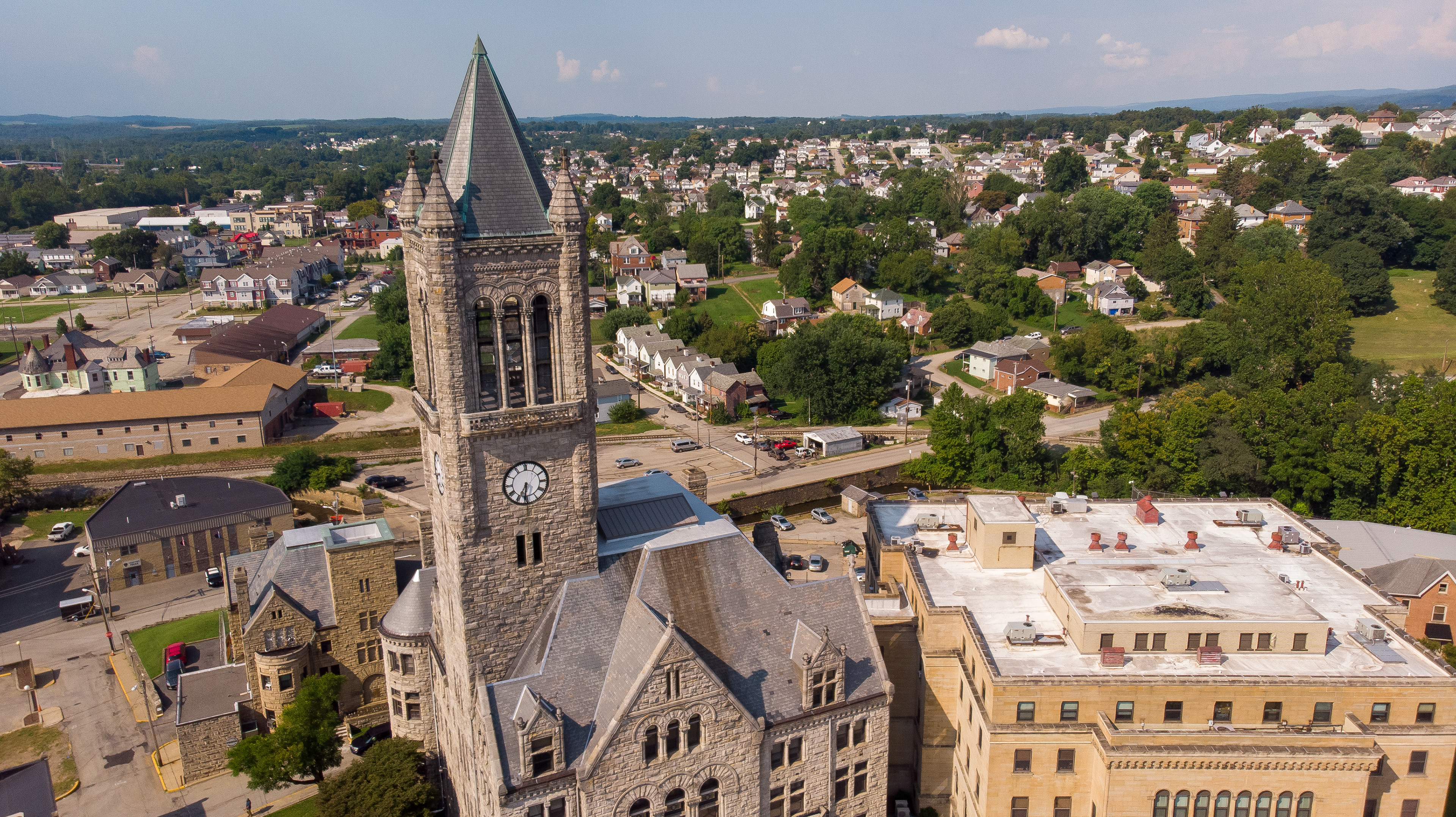 Fayette County Courthouse https://appalachiantrends.com ©