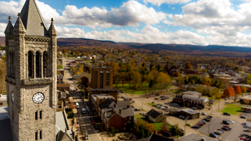 Fayette County Courthouse https://appalachiantrends.com ©
