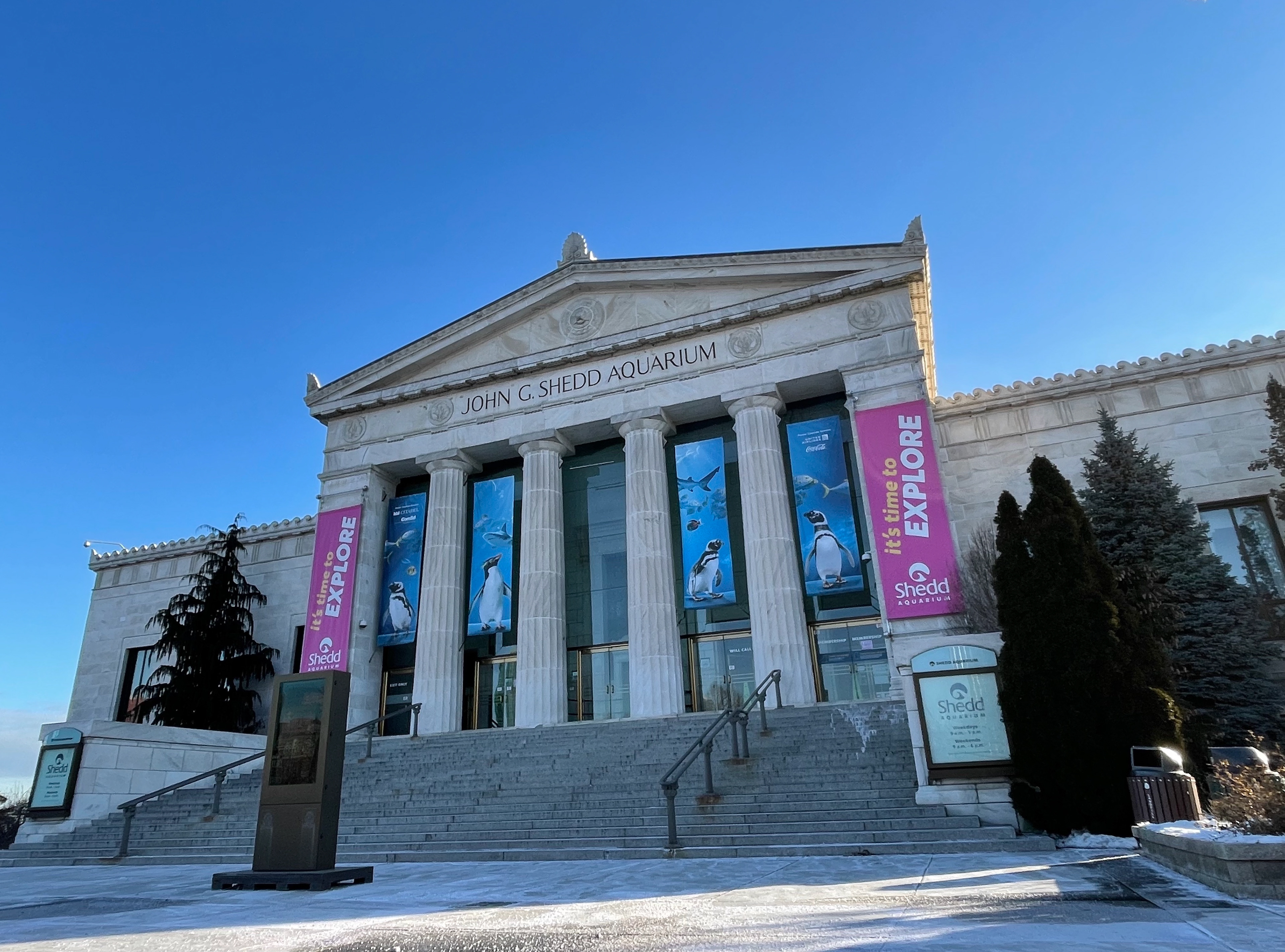 Frontal image of the Shedd Aquarium