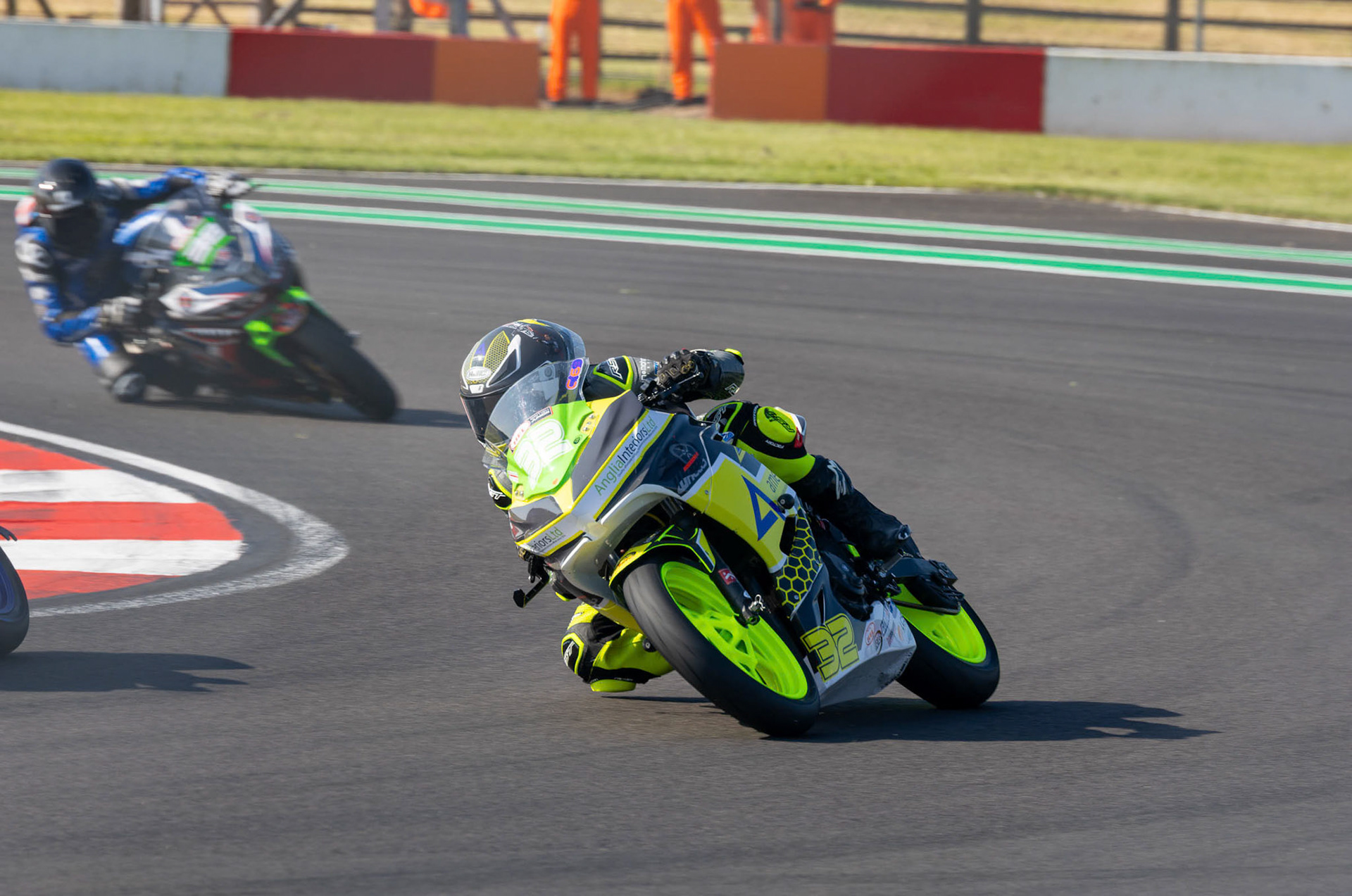 doninton Junior Supersporti Warmup May 23 Melbourne Hairpin