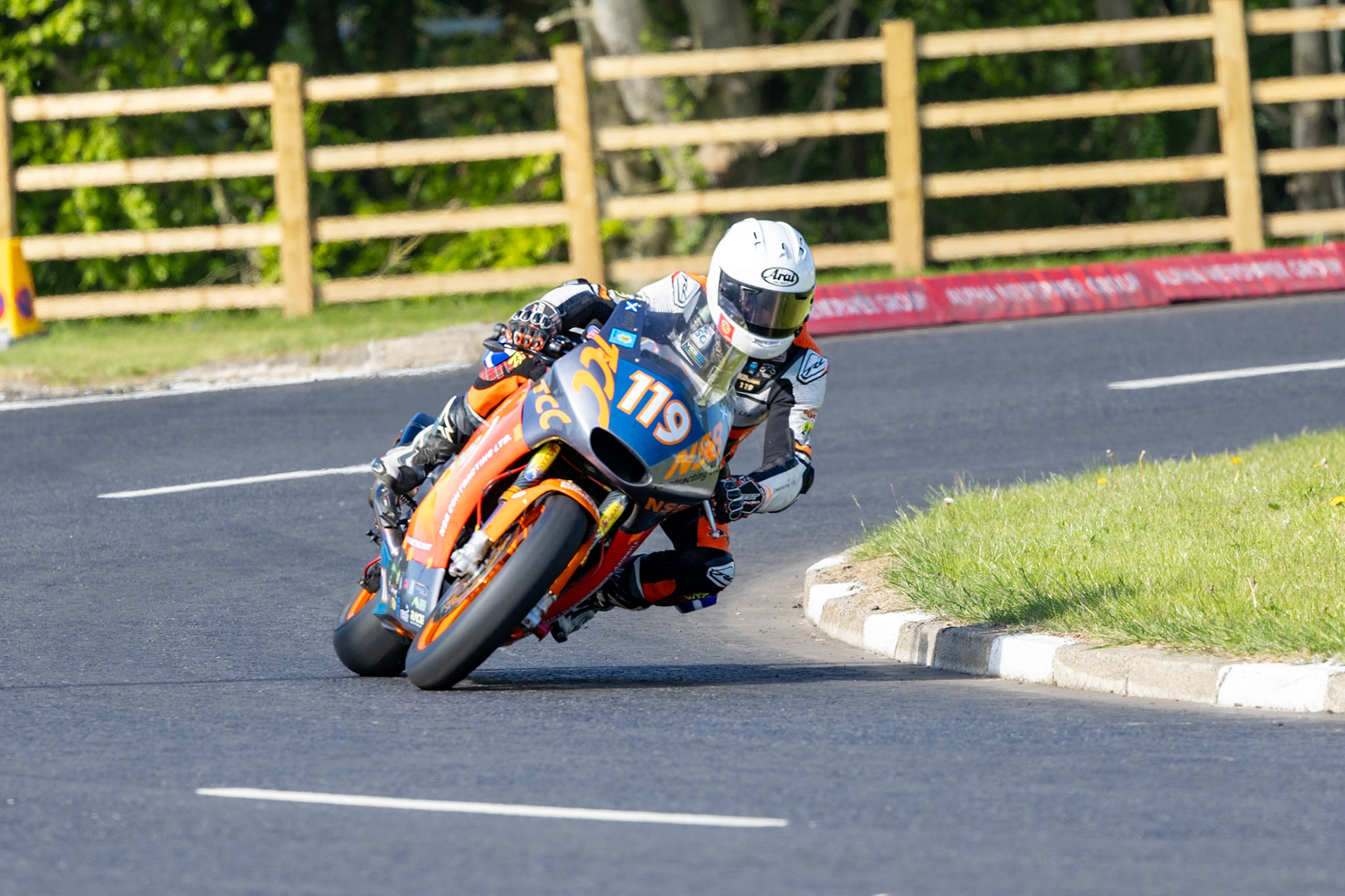 Supersport Qualifying Magic Roundabout NW200 25