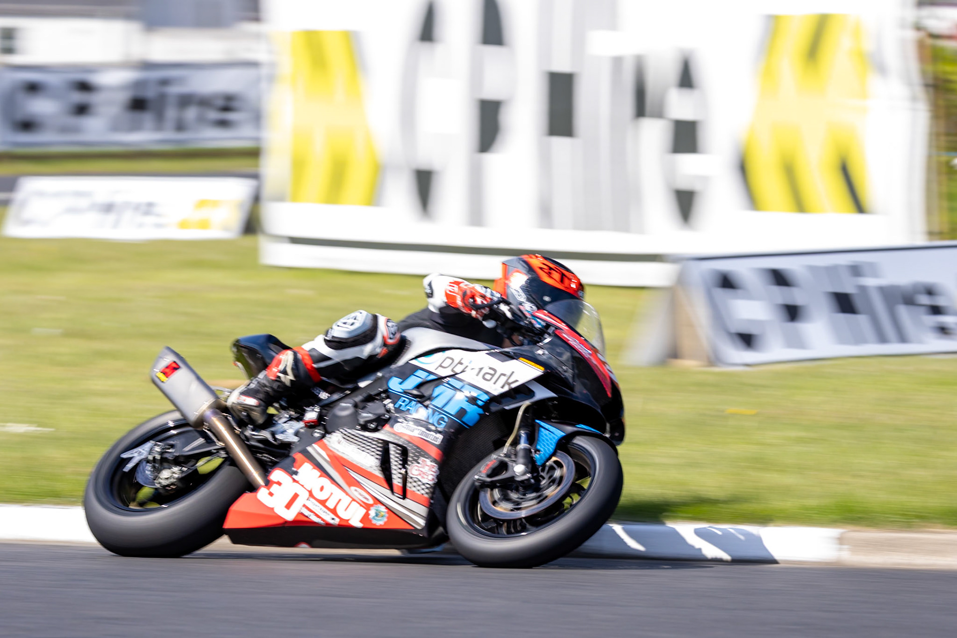 Superstock Qualifying Black Hill NW200 25