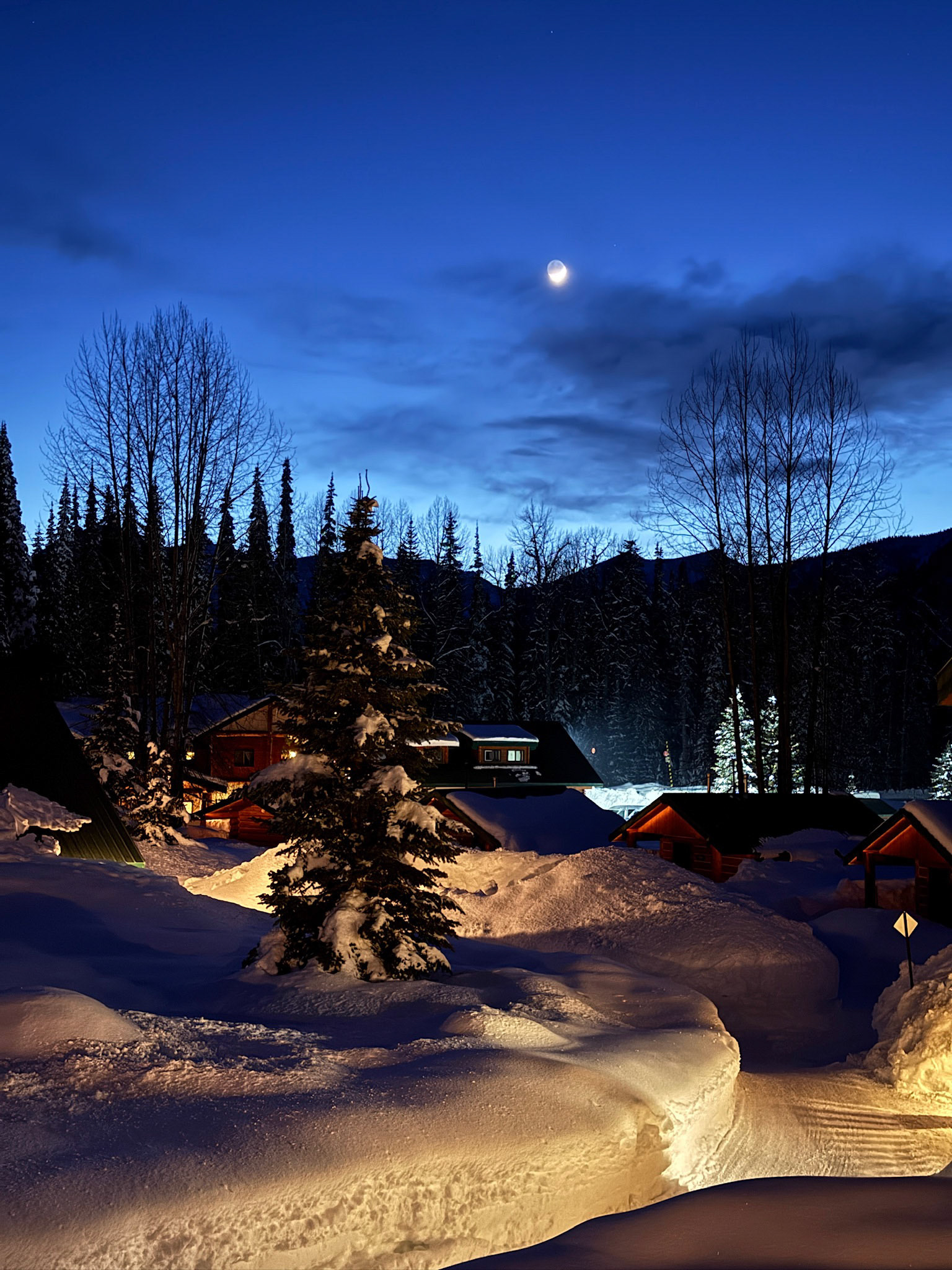 Moon over Bell 2 Lodge