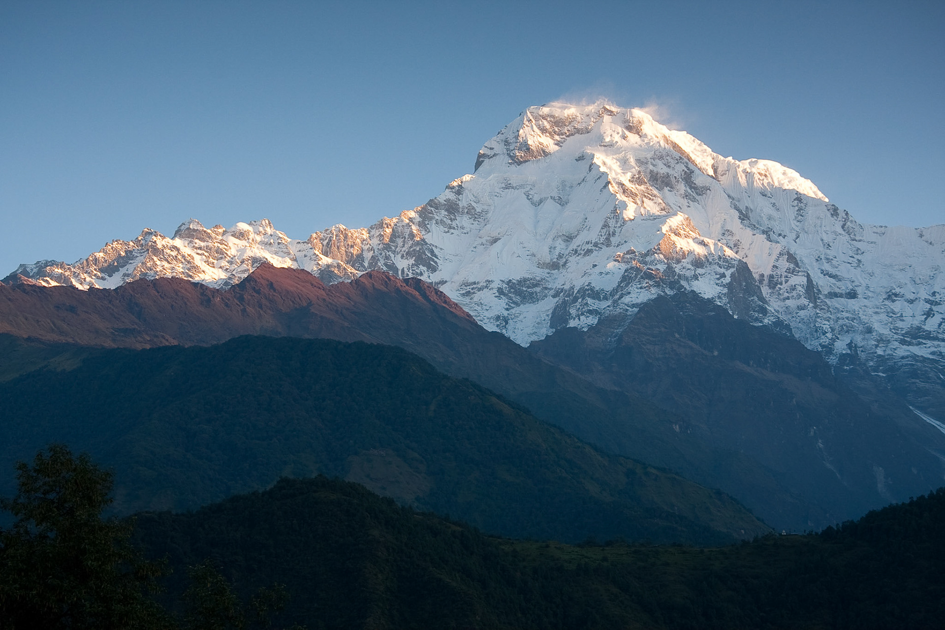 Sunrise at Himalaya Lodge (Annapurna South)