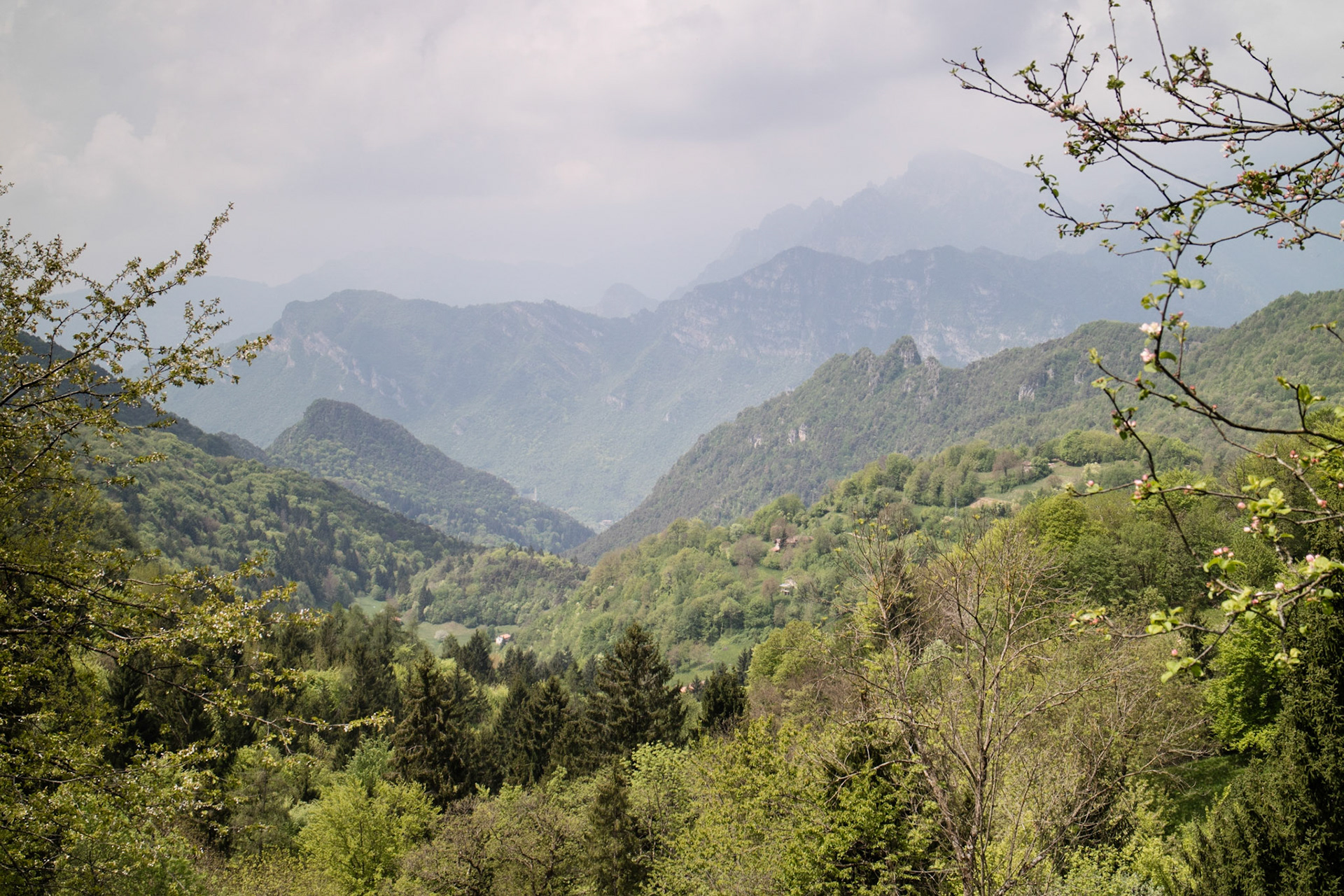 View from road to Idro (SP58)
