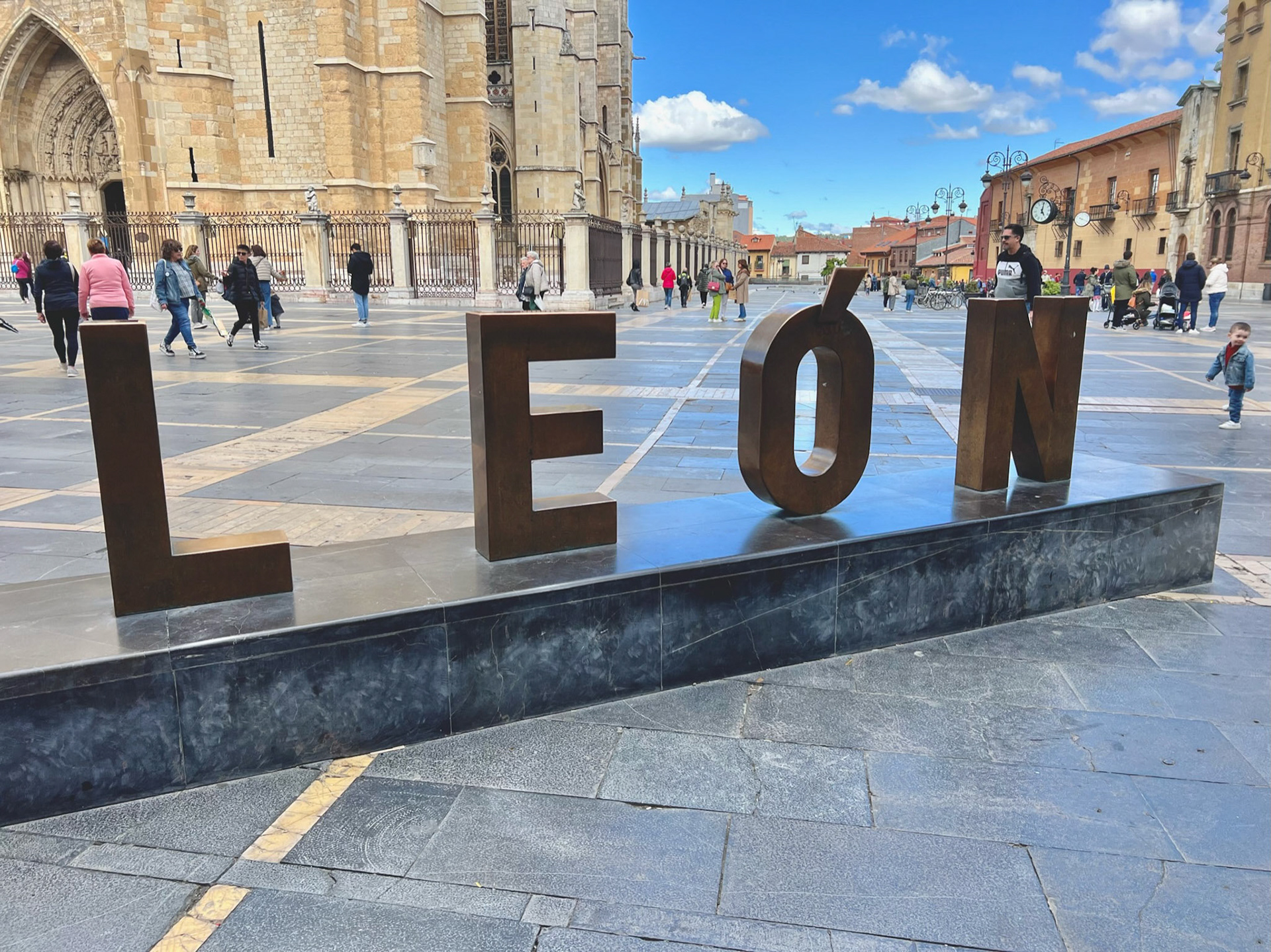 Leon
