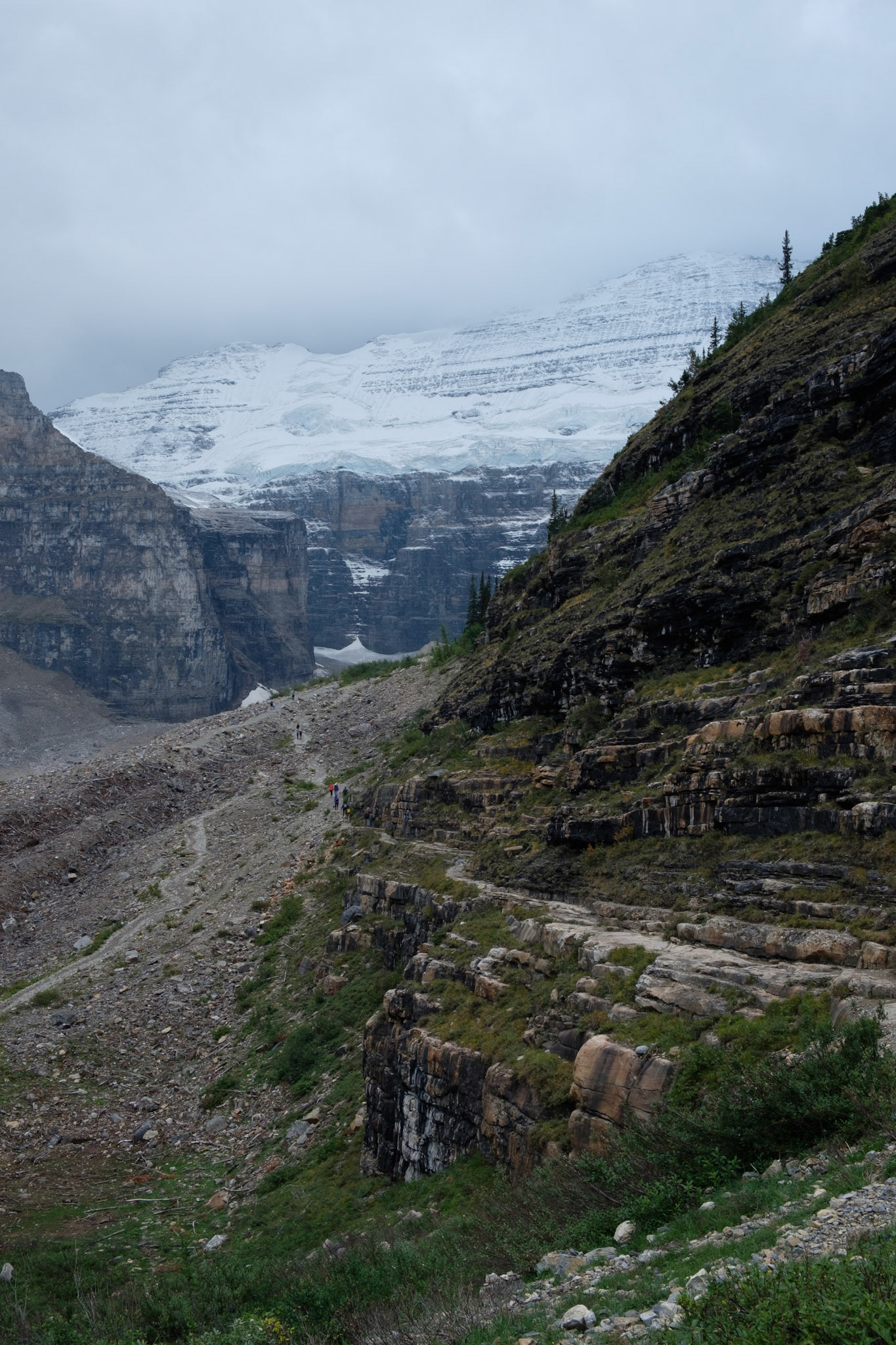 Plain of Six Glaciers hike