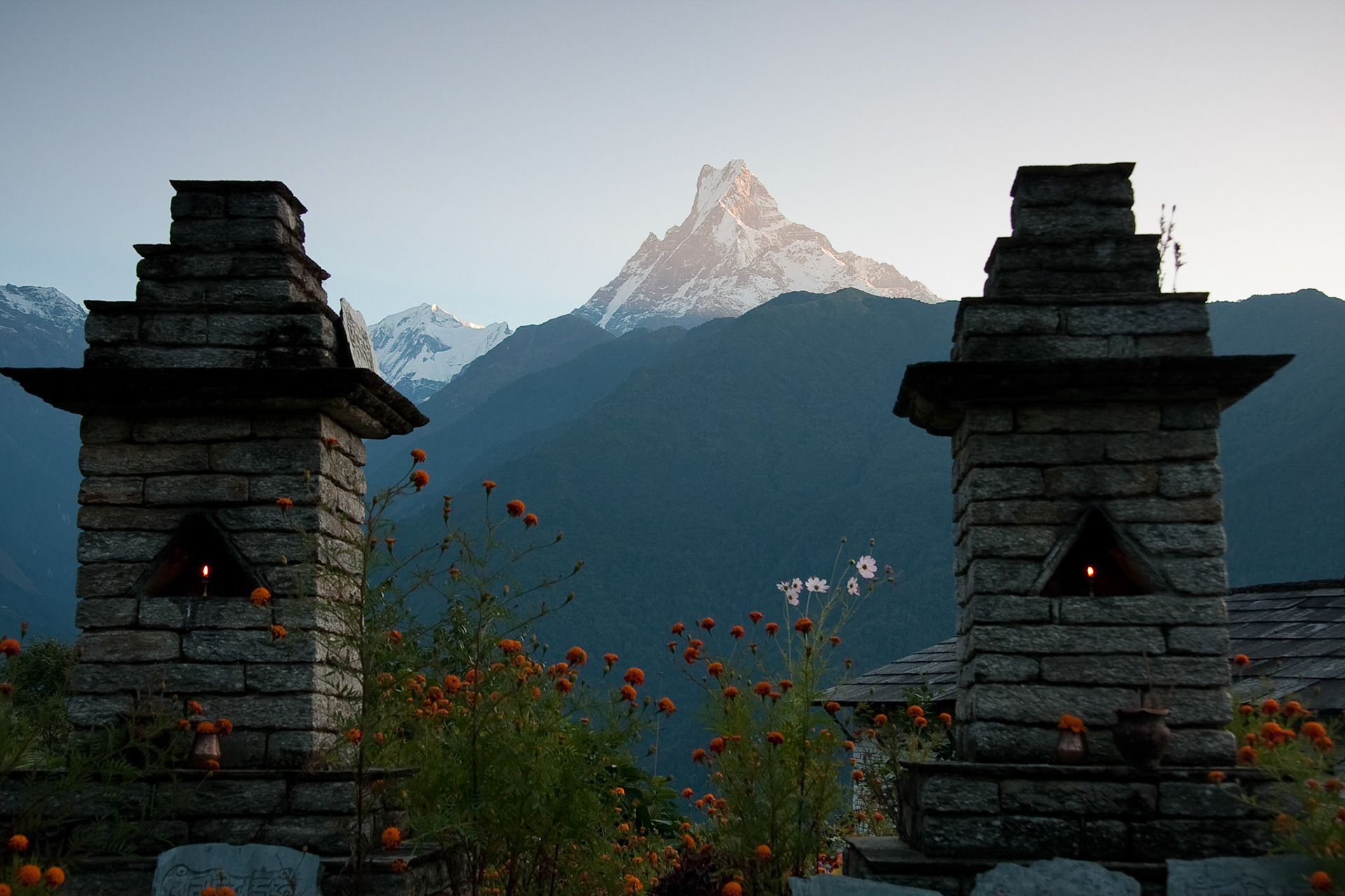 Sunrise from Himalaya Lodge (Fish Tail)