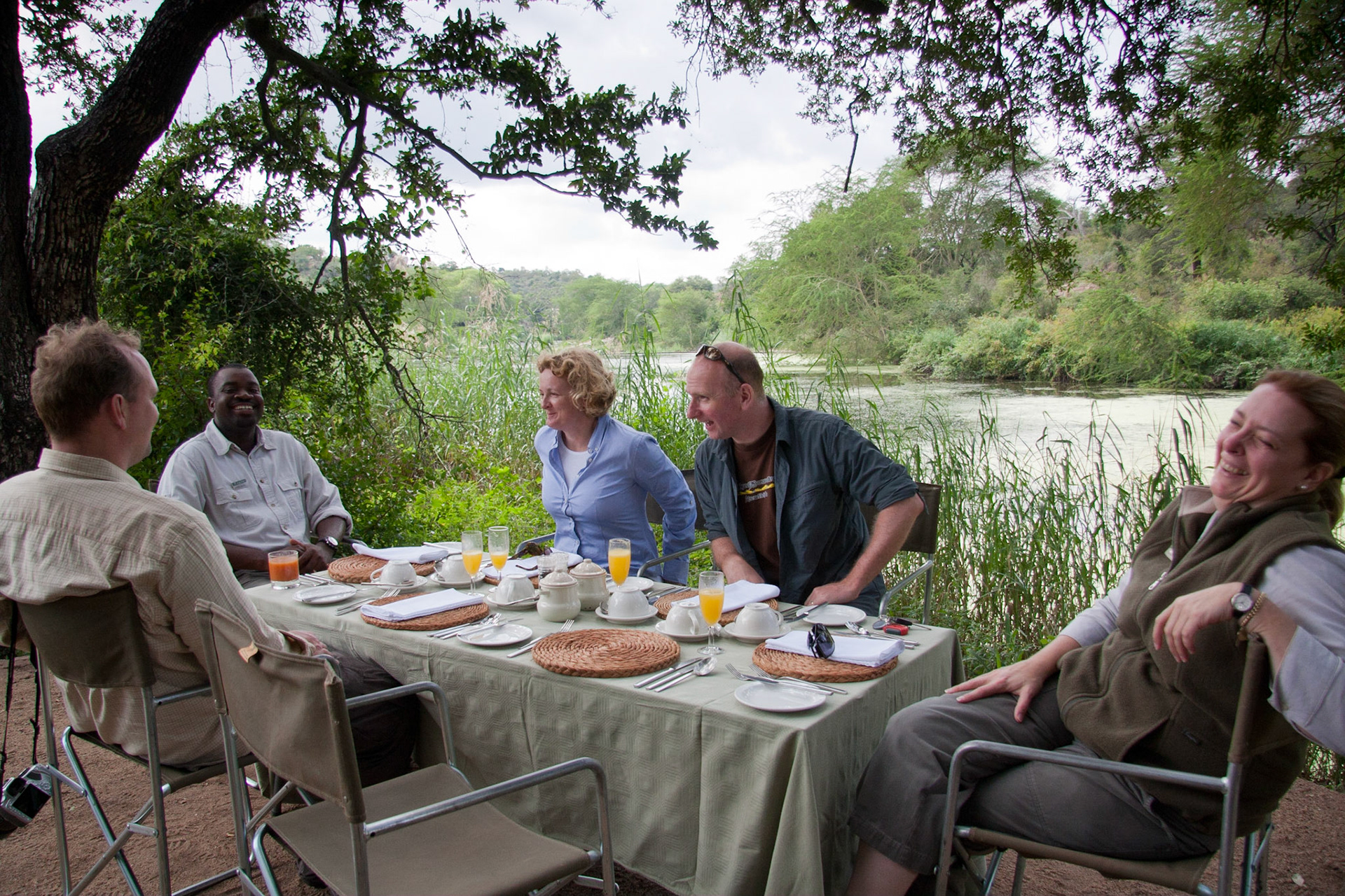 Bush breakfast by the river