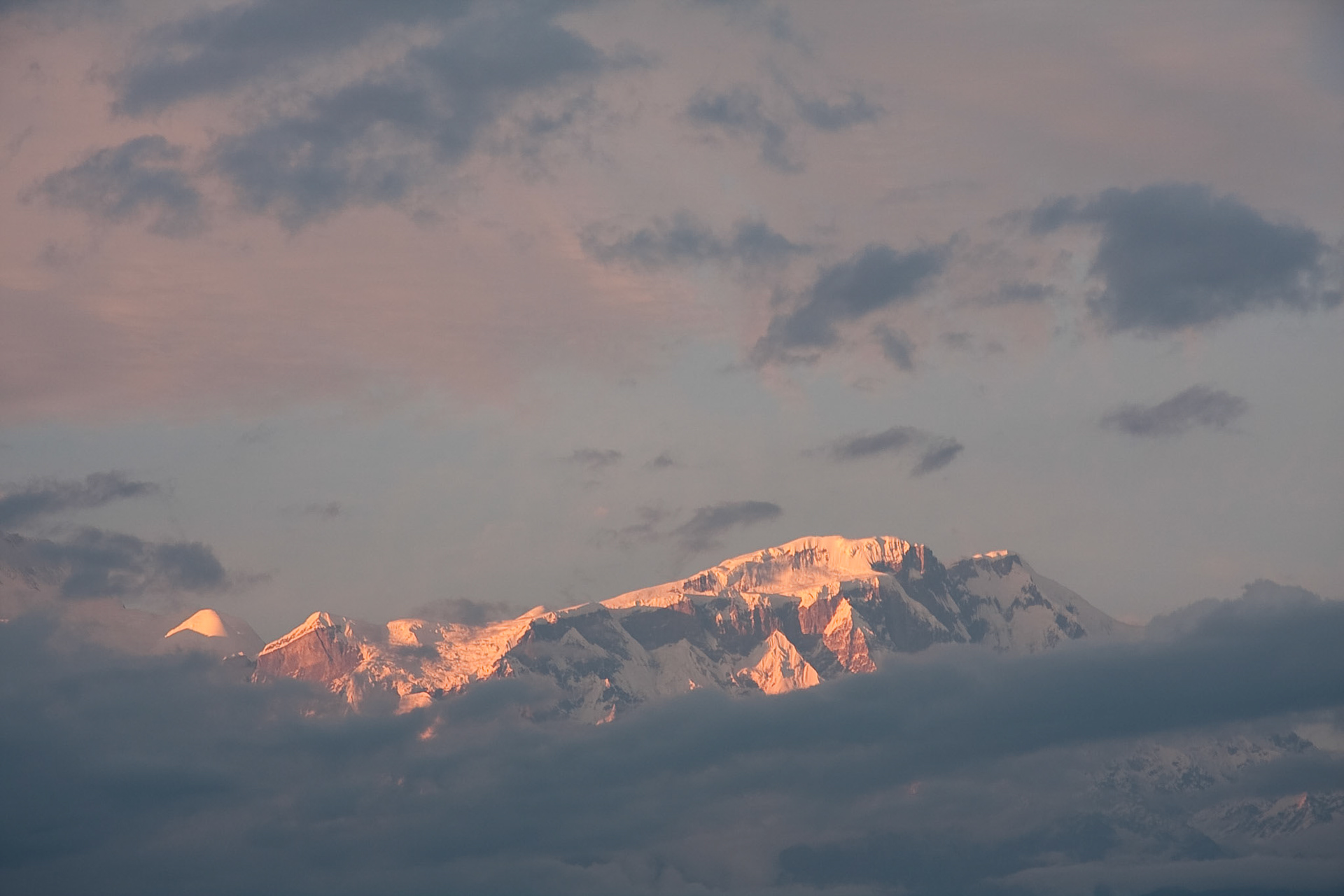 Lomjung at sunset
