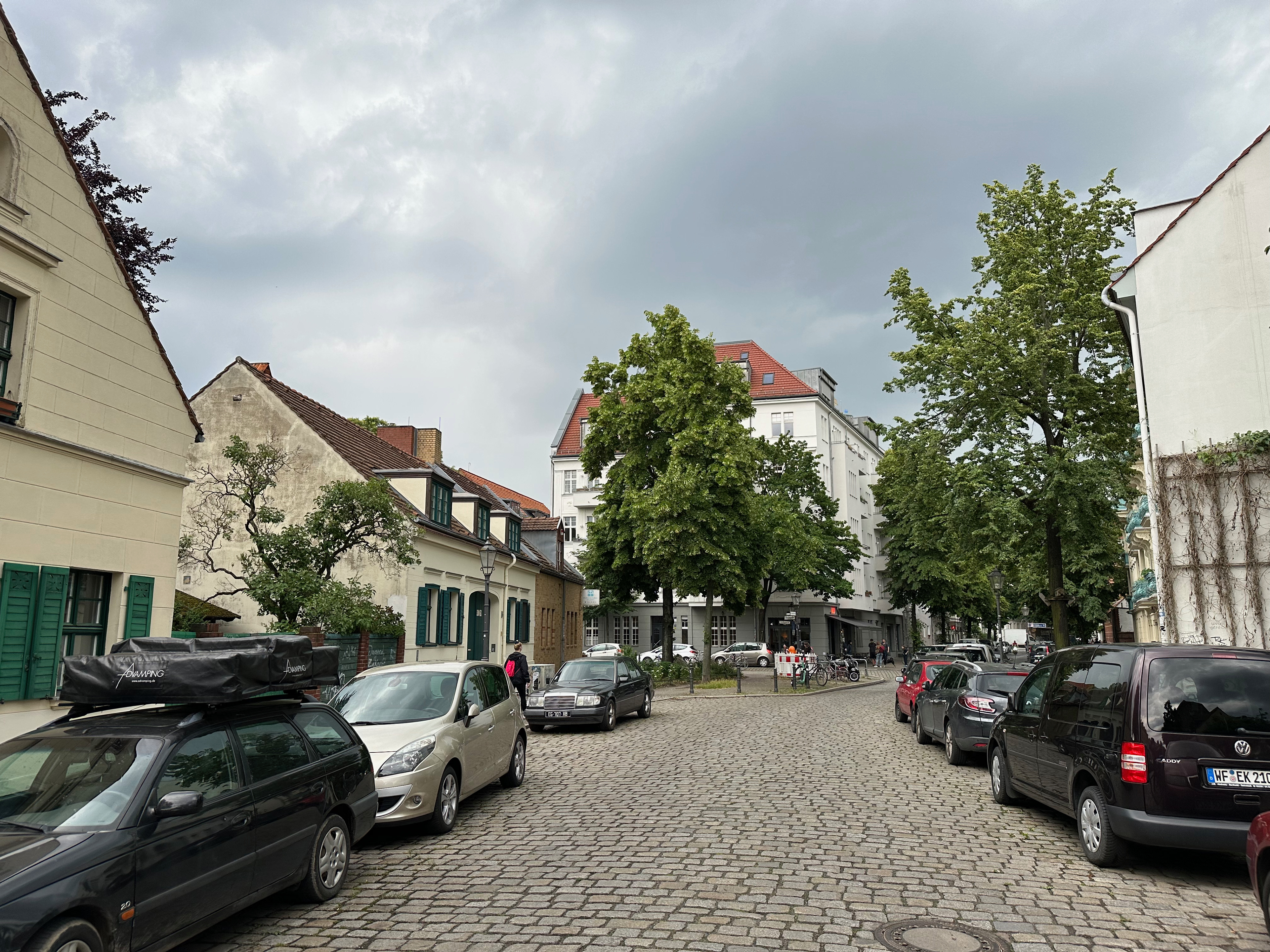 Straat bij de ingang naar Comenius Garten