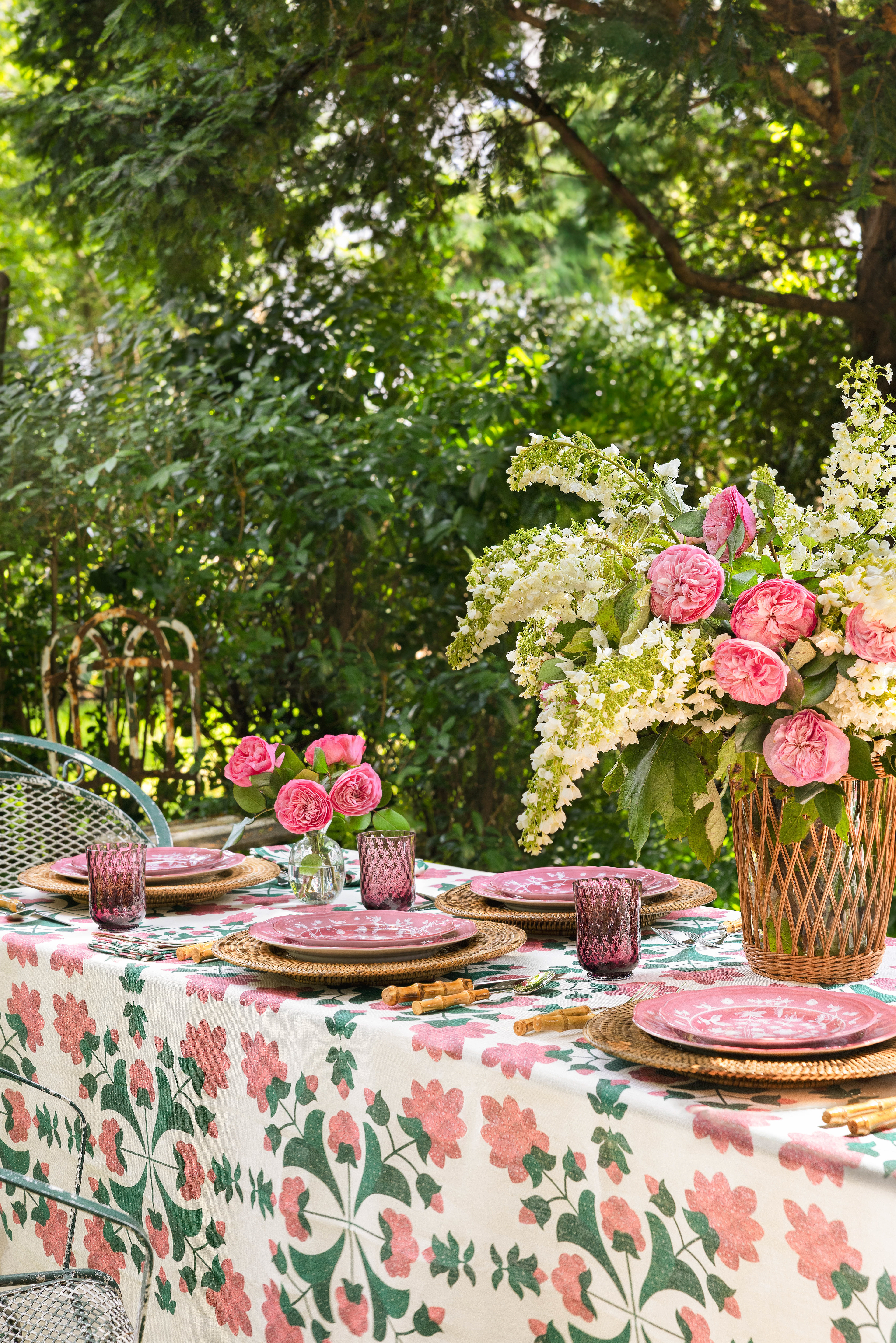 Kimberly Power Creative Cabana Garden Tablesetting, Photographed by Hayley Ellen Day