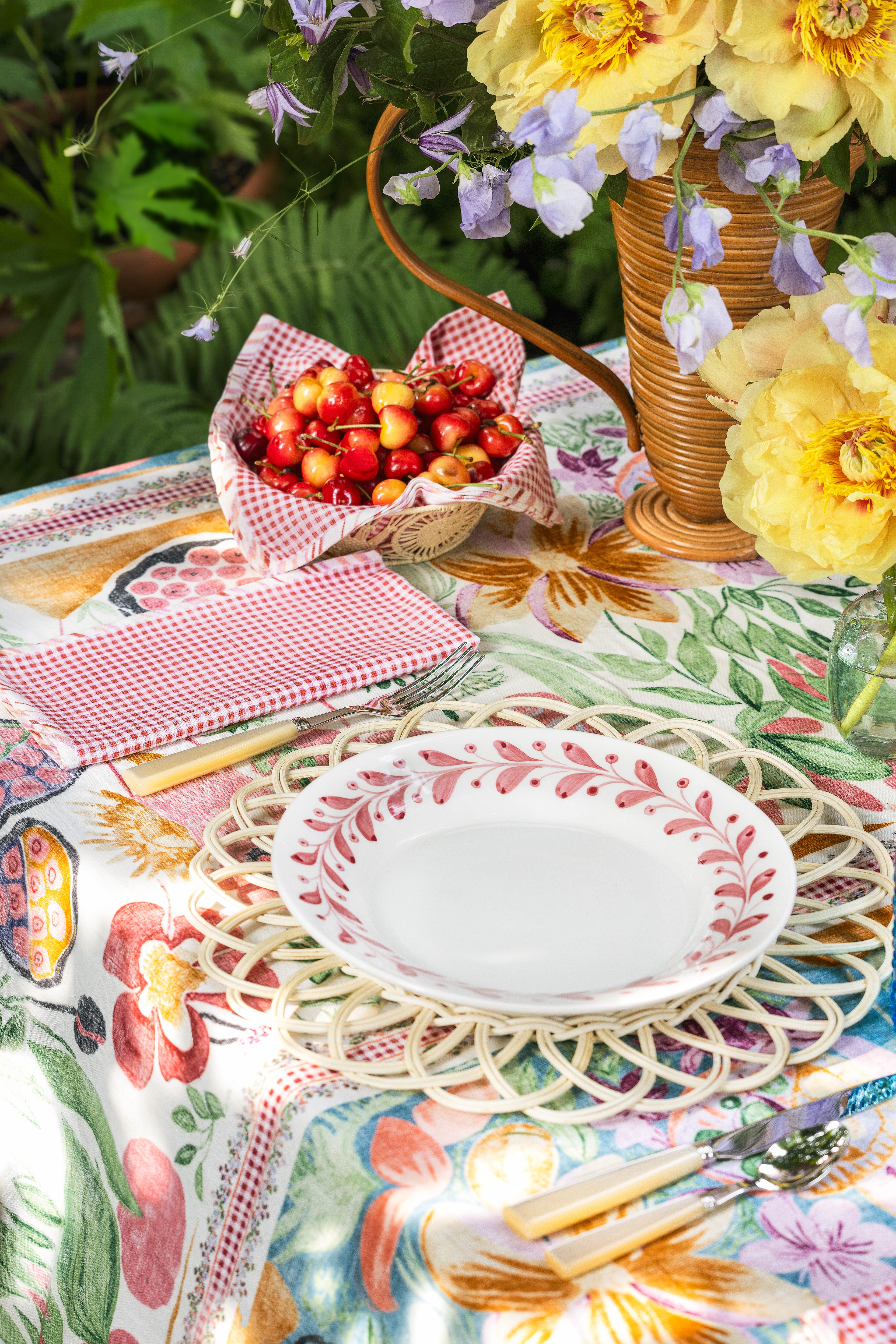 Kimberly Power Creative Cabana Garden Tablesetting, Photographed by Hayley Ellen Day