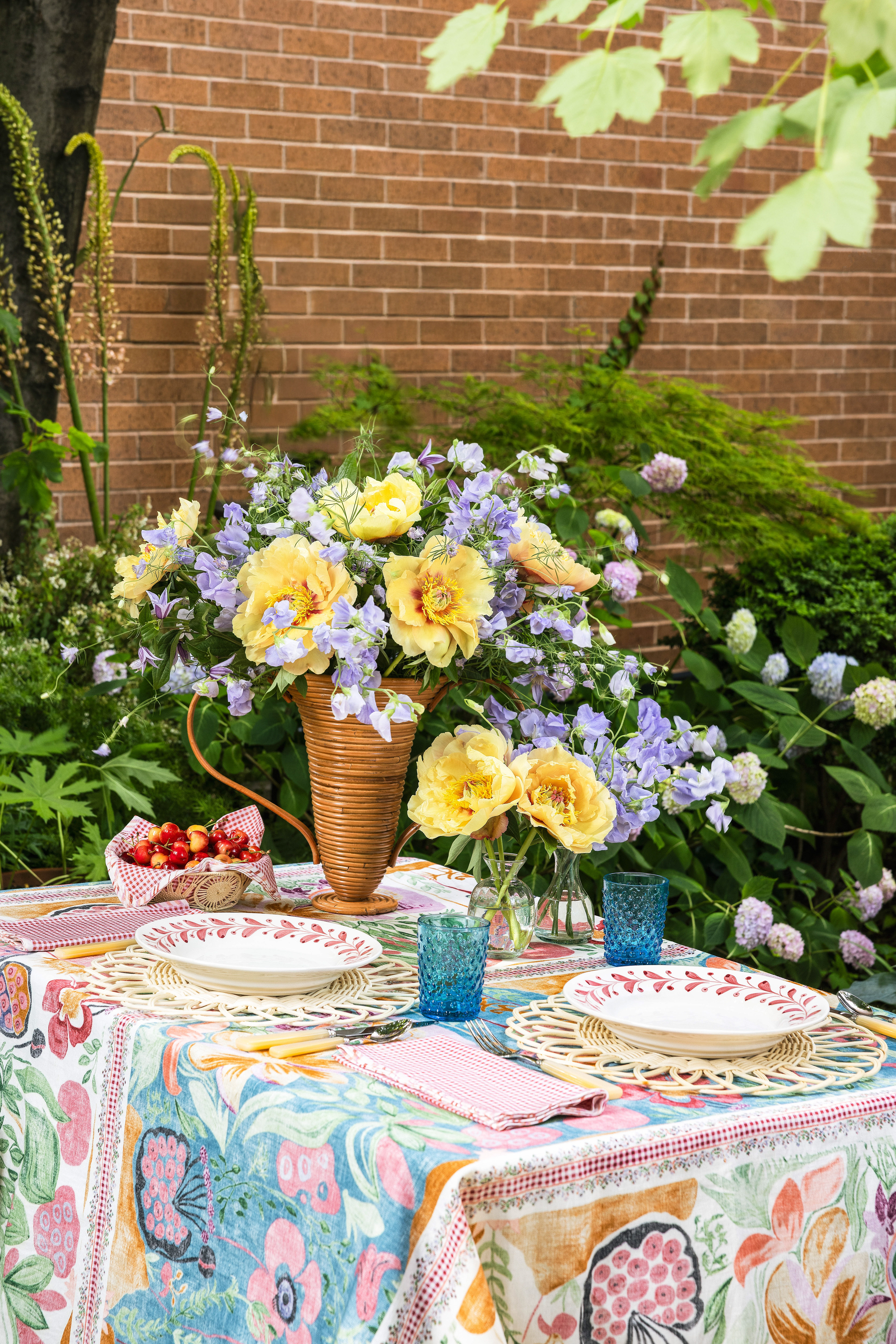 Kimberly Power Creative Cabana Garden Tablesetting, Photographed by Hayley Ellen Day