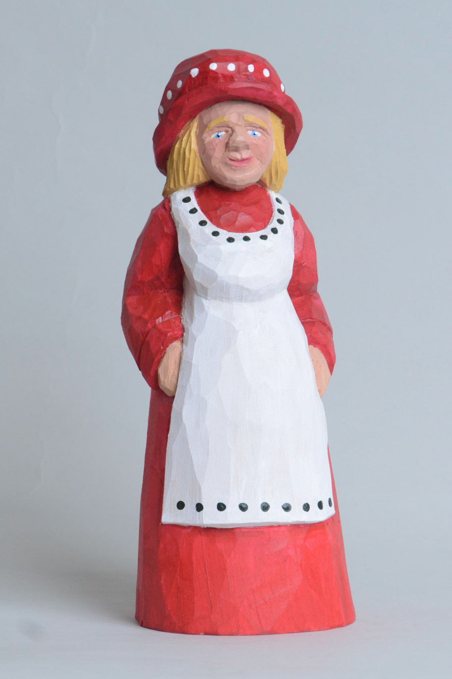 # 1005 Mrs Claus - 7 3/4 inches tall - $80