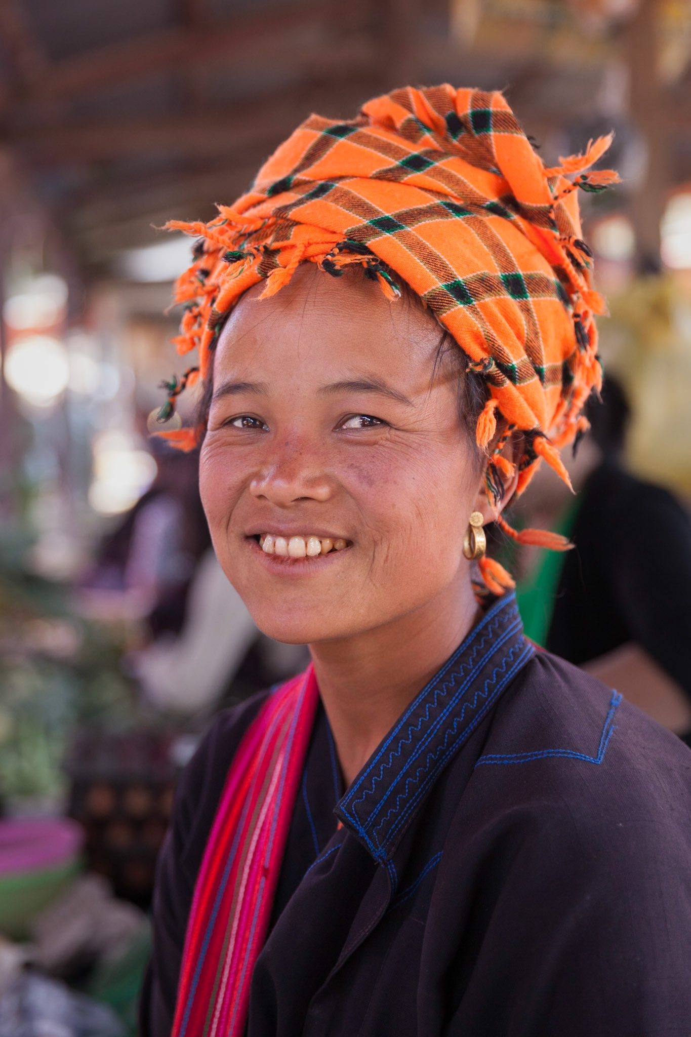 Intha lady, Nampan market