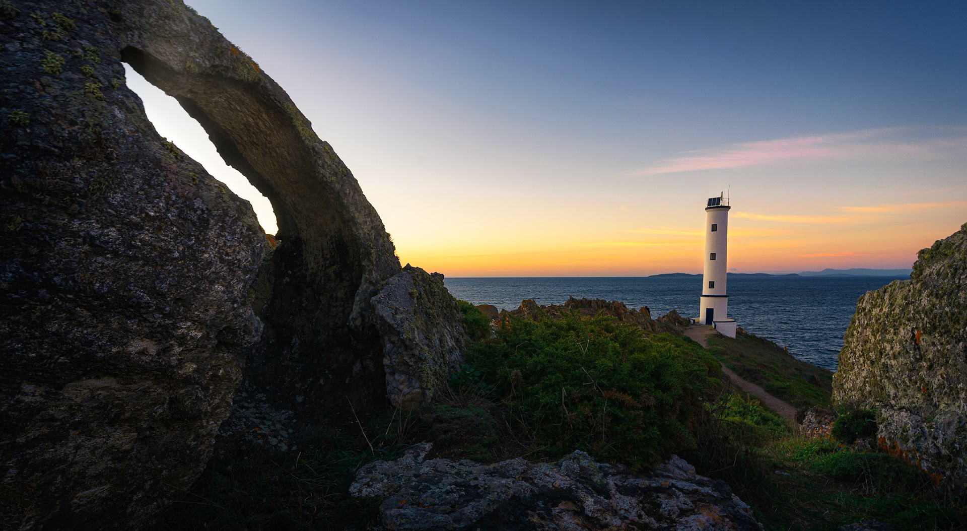 FRAMING LIGHTHOUSE
