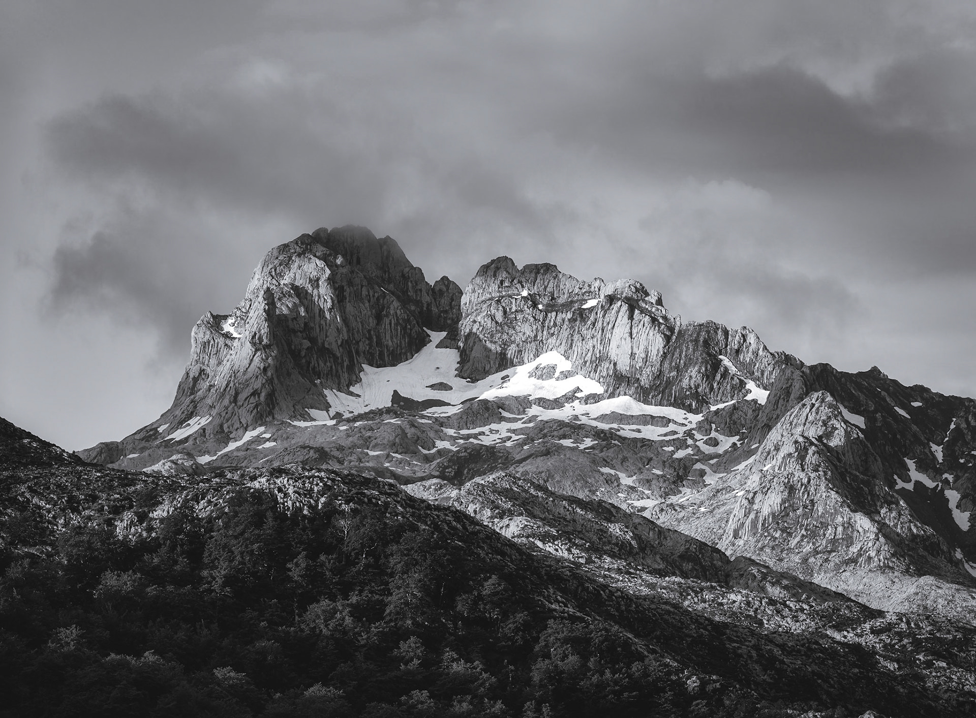 SUNRISE SUMMIT black and white