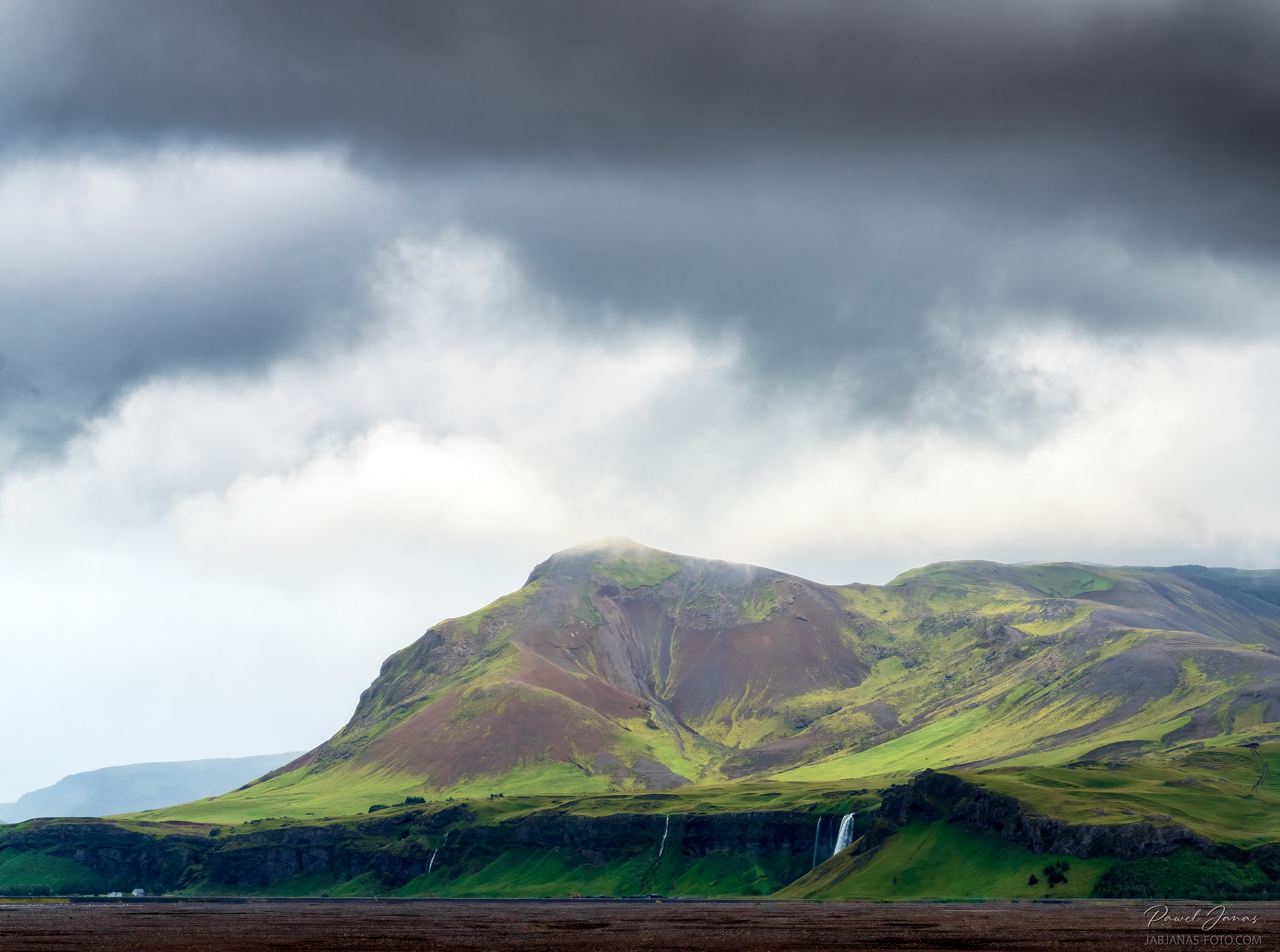 Islandia, widok na Skogafoss