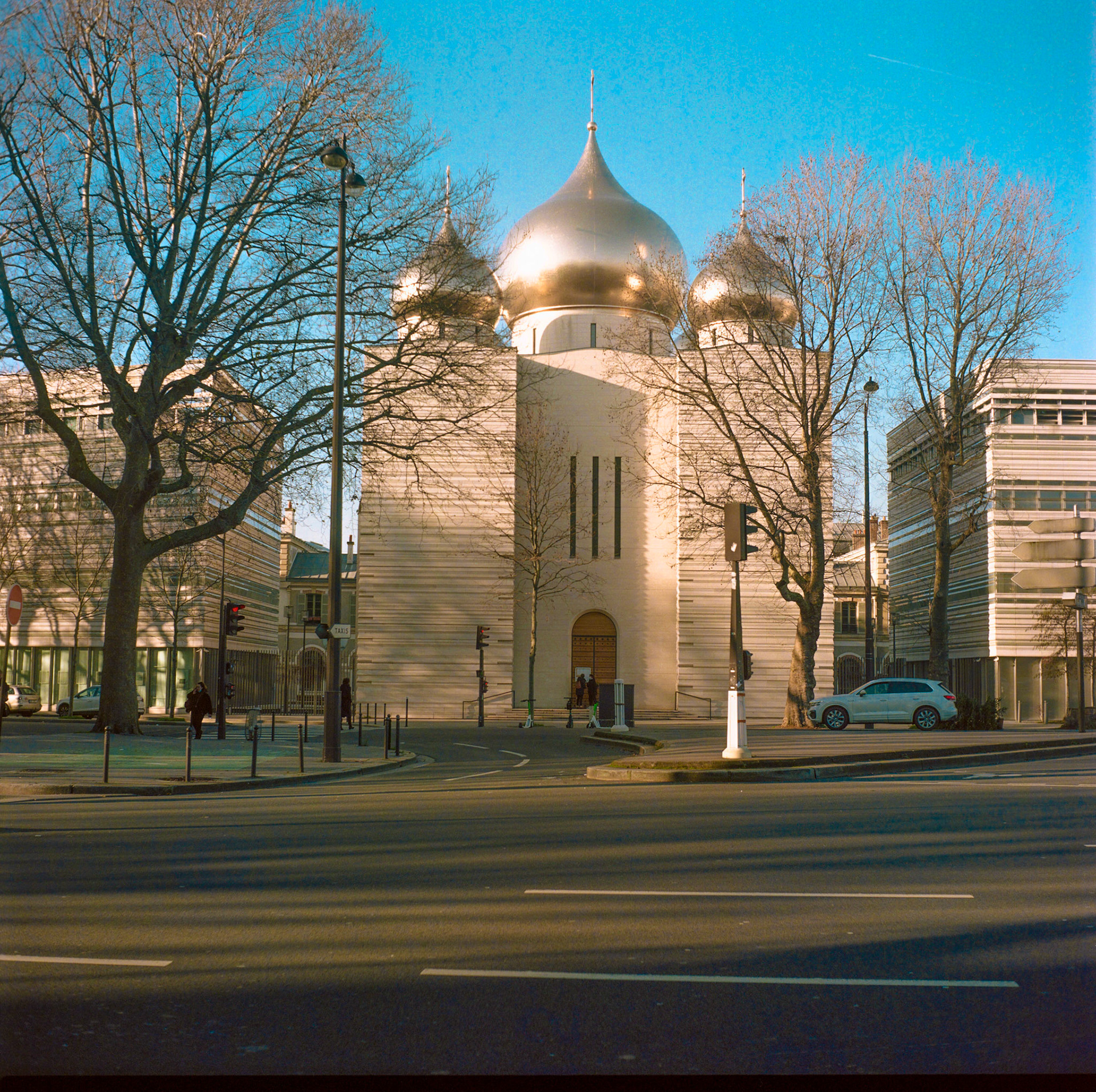 Jean Nouvel architecte, église orthodoxe, argentique YASHICA MAT 124G