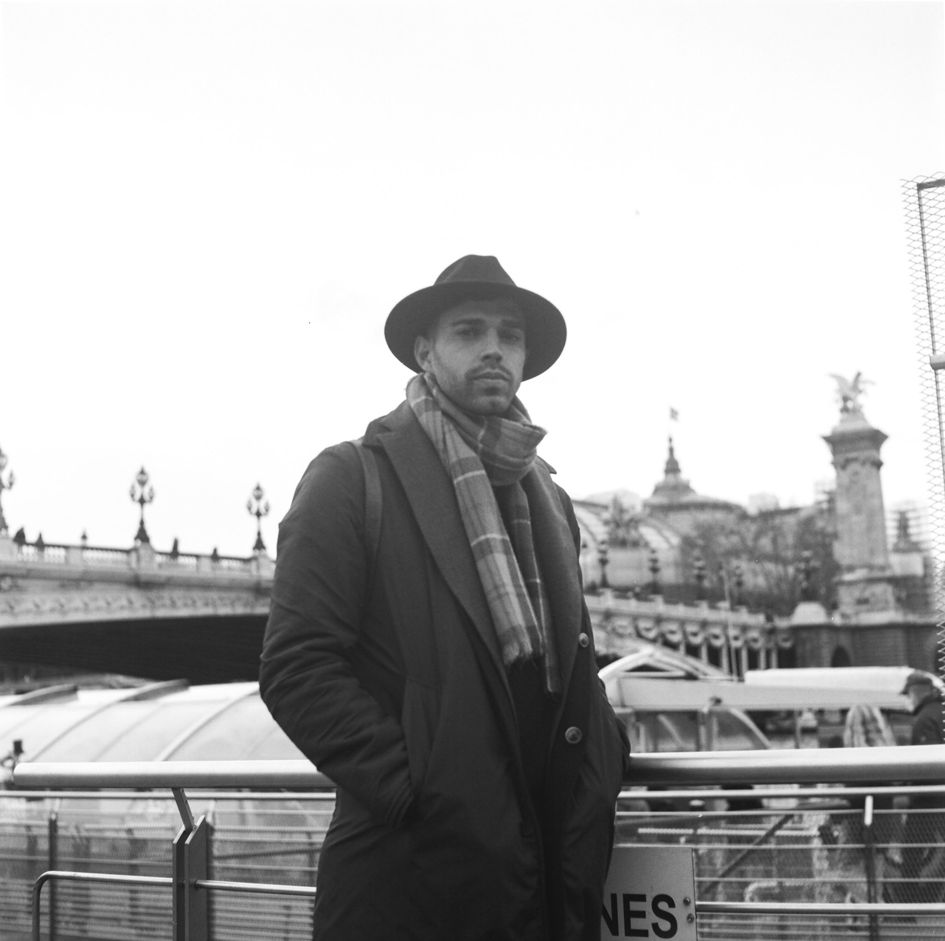 Bel italien à Paris , argentique YASHICA MAT 124G