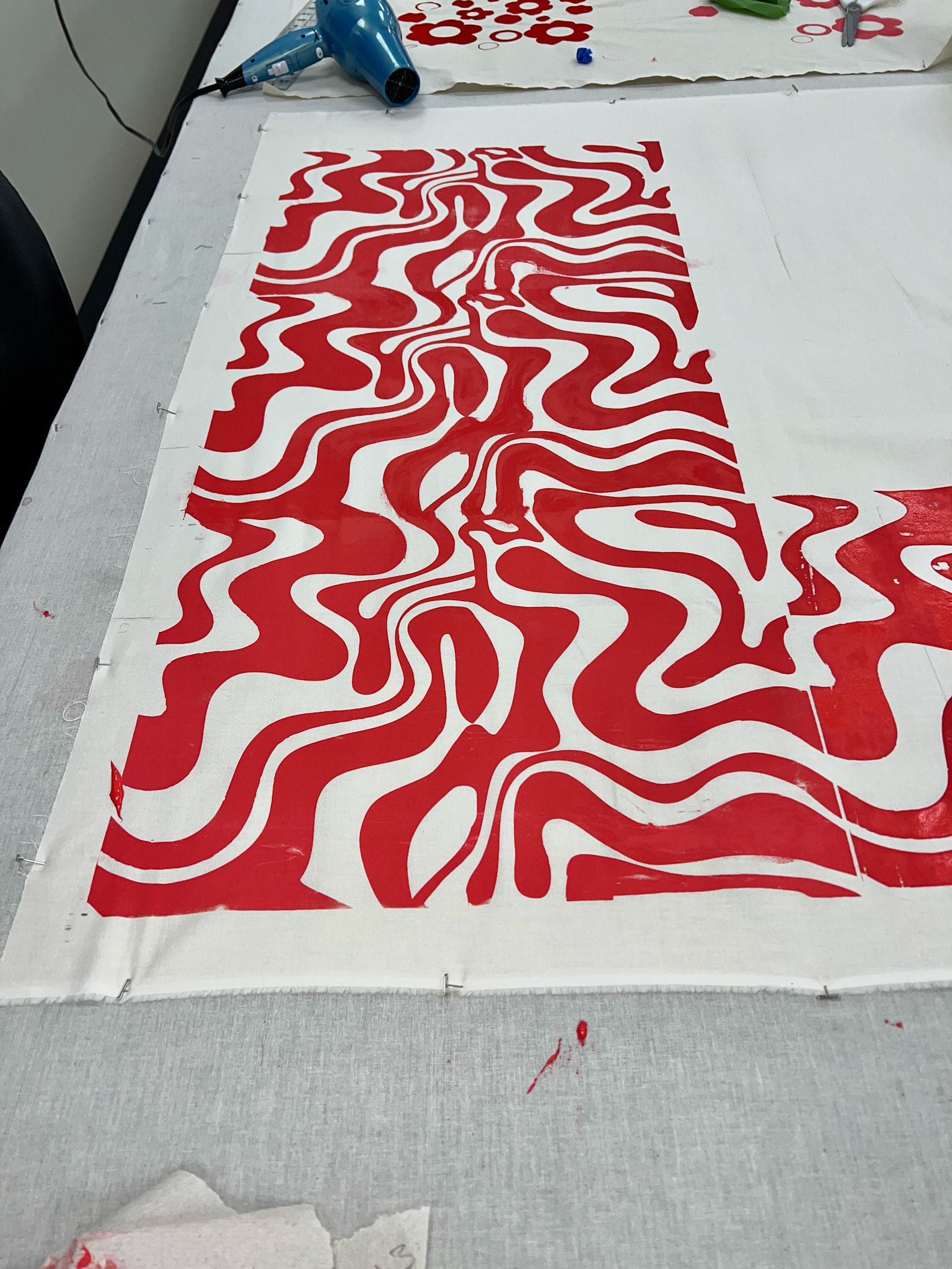 Screenprinted continuous design