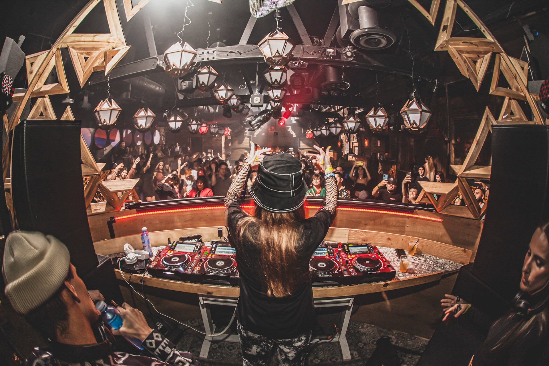 PAM SESSIONS/SPACE YACHT