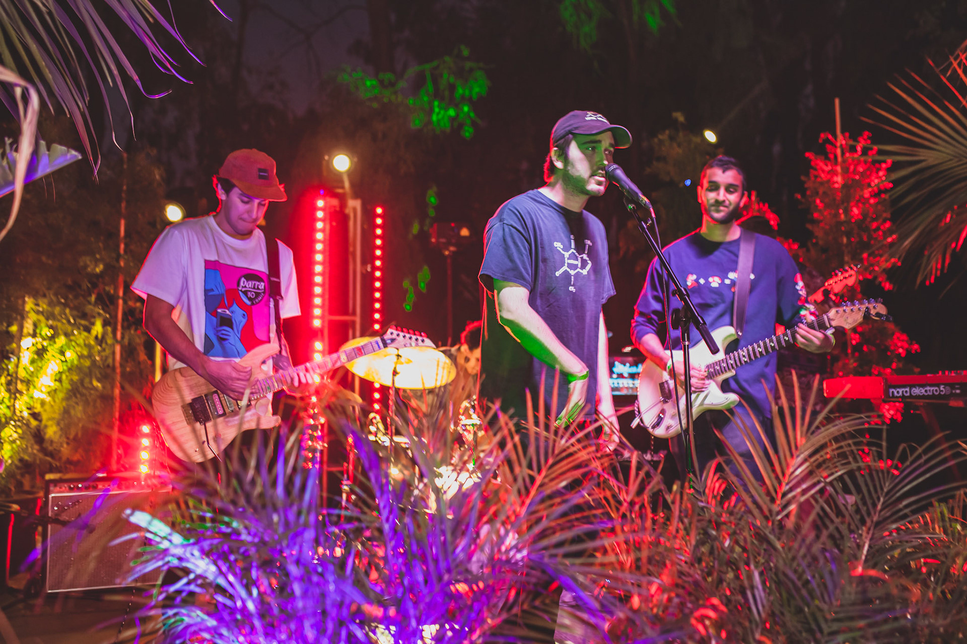 NO SUITS/ SOULR FEST