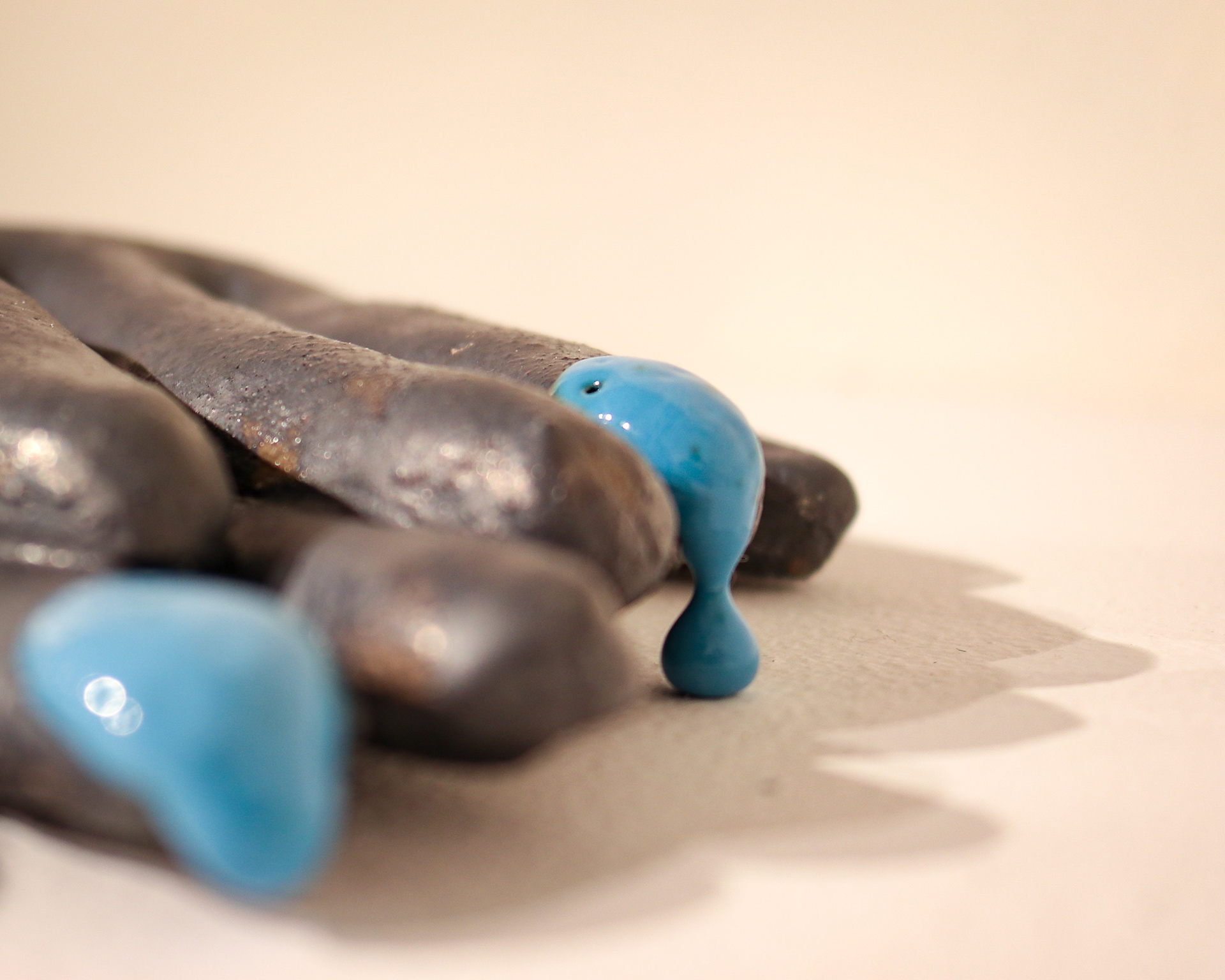 Throwing hand 1, 2025